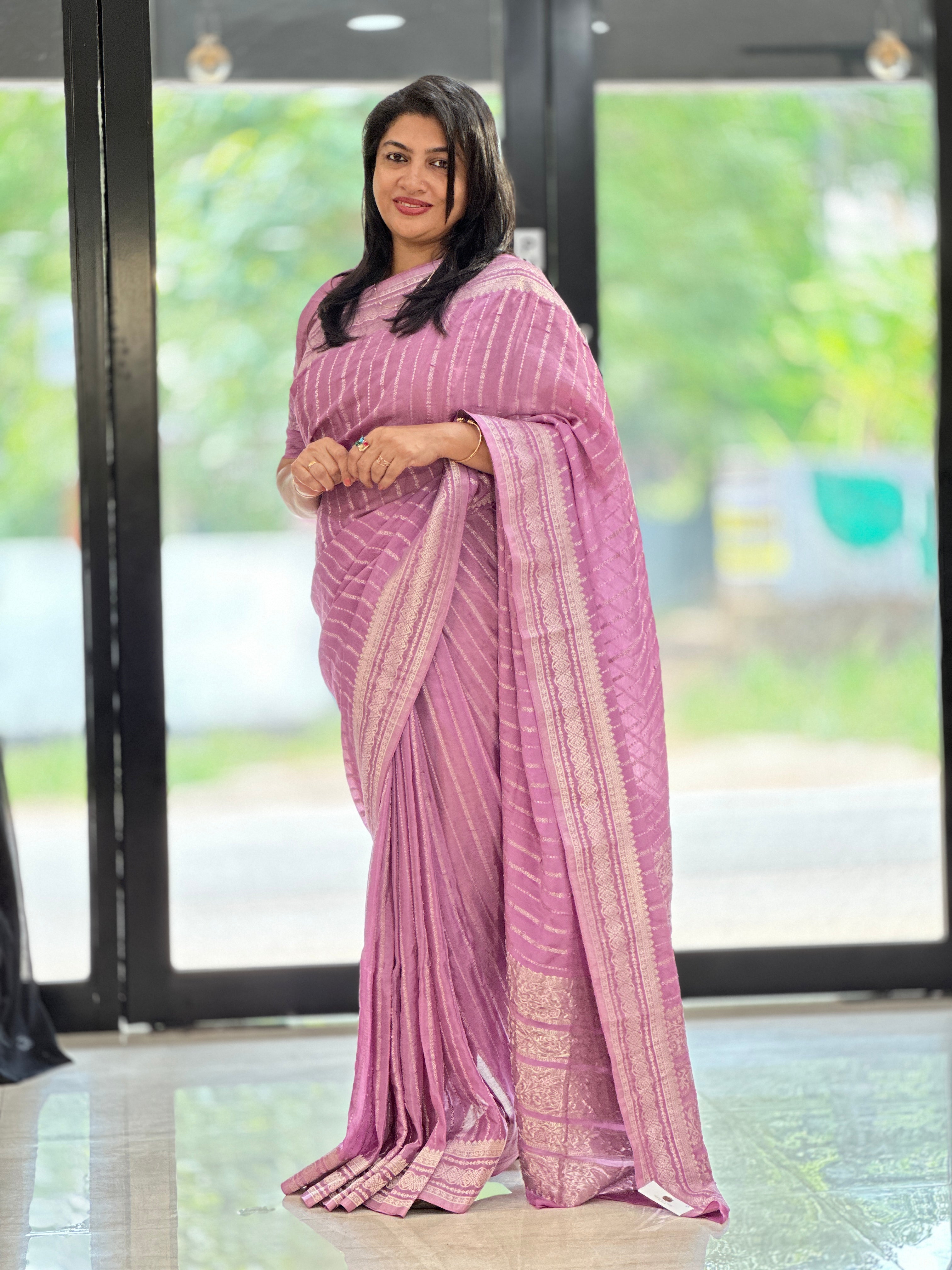 Vertical Lehar Pattern Banarasi Silk Saree | YNG1103