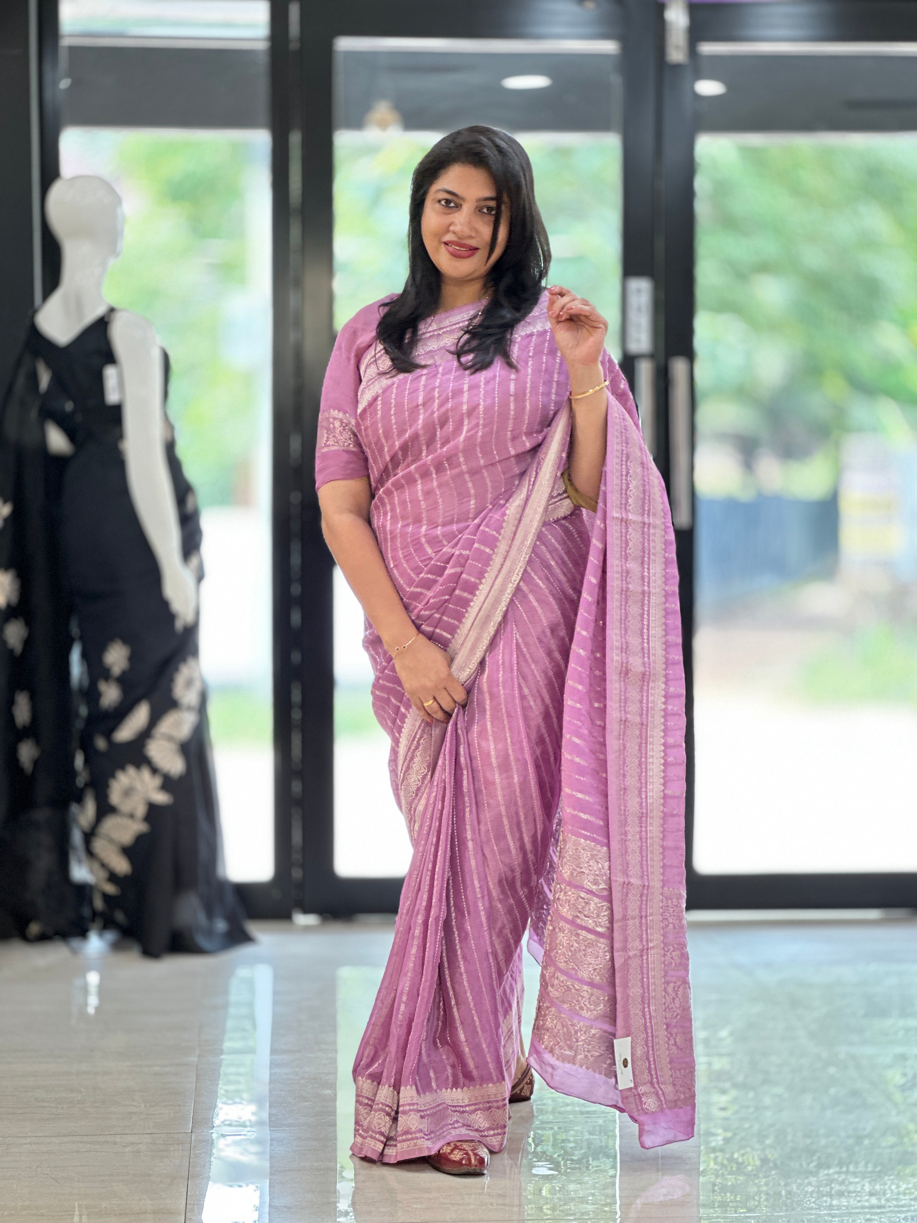 Vertical Lehar Pattern Banarasi Silk Saree | YNG1103