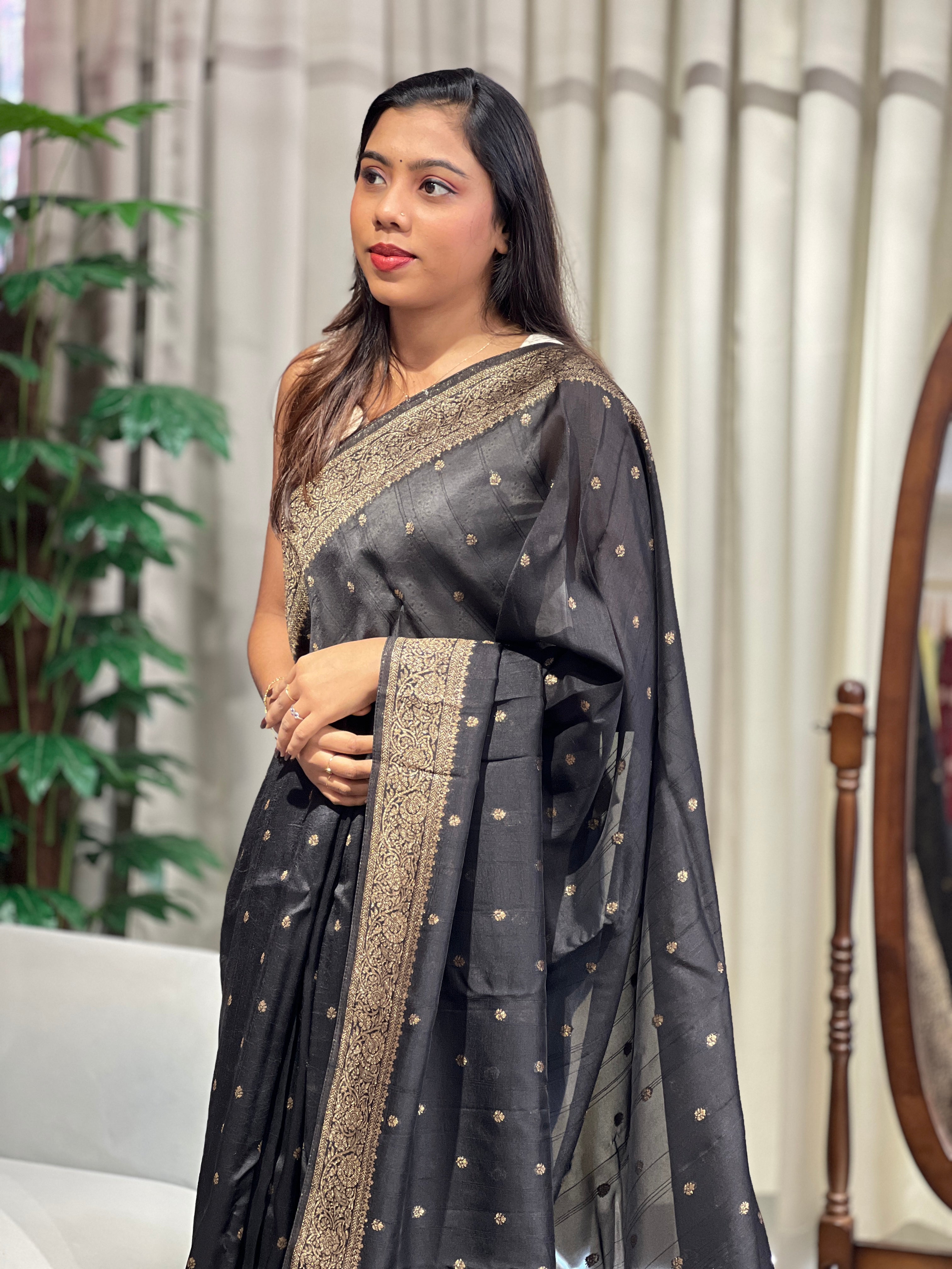 Zari & Thread Woven Floral Patterned Semi Tussar Saree | YNG1232