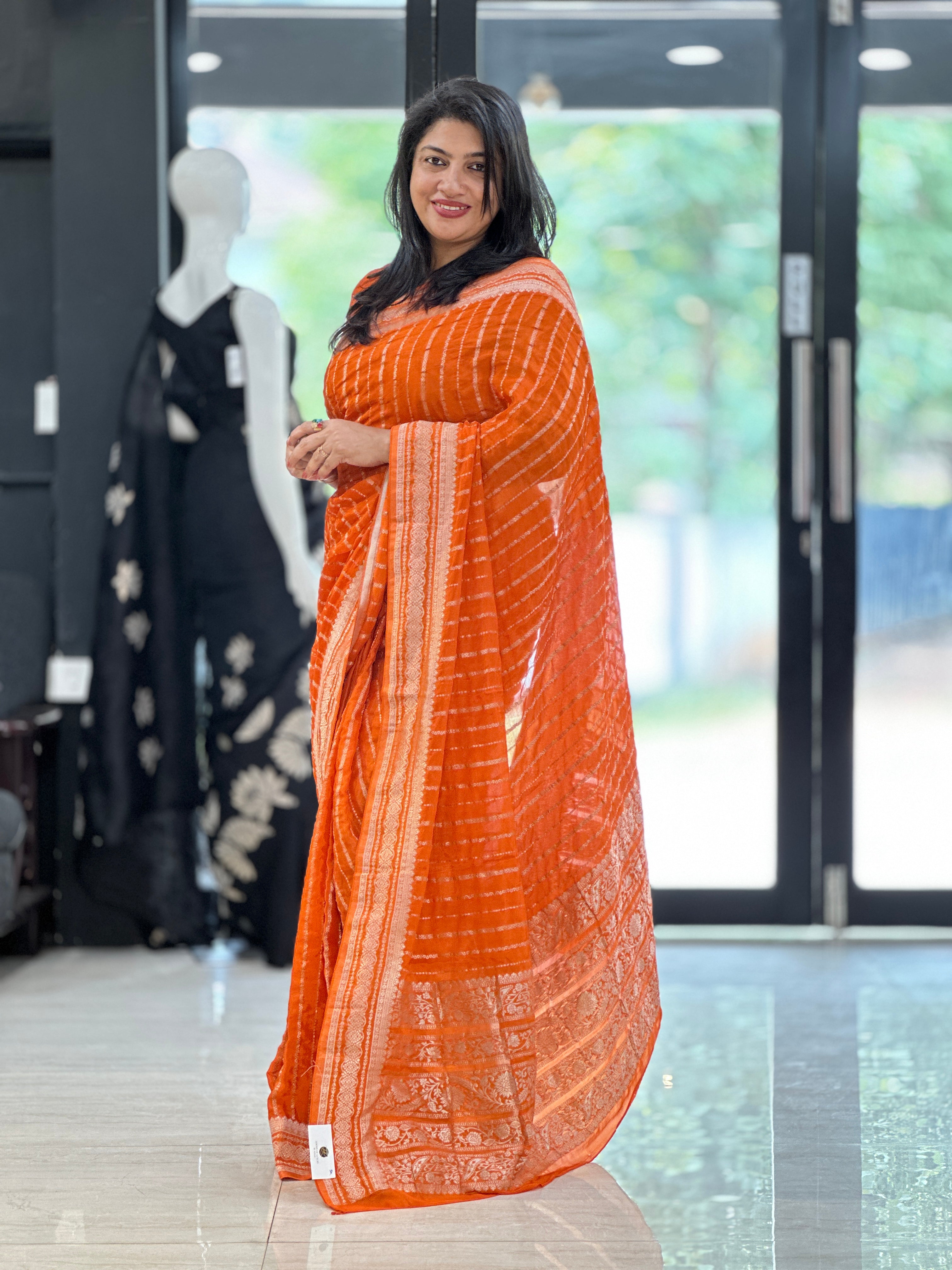 Vertical Lehar Pattern Banarasi Silk Saree | YNG1105