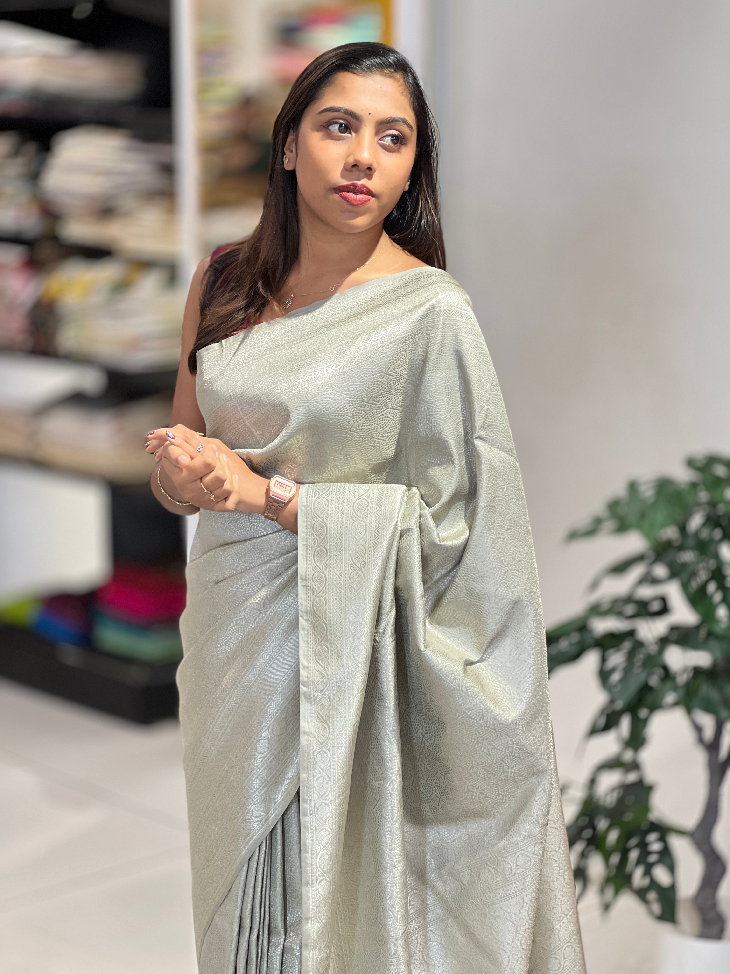 Silver Zari Woven Banarasi Saree | YNG1048
