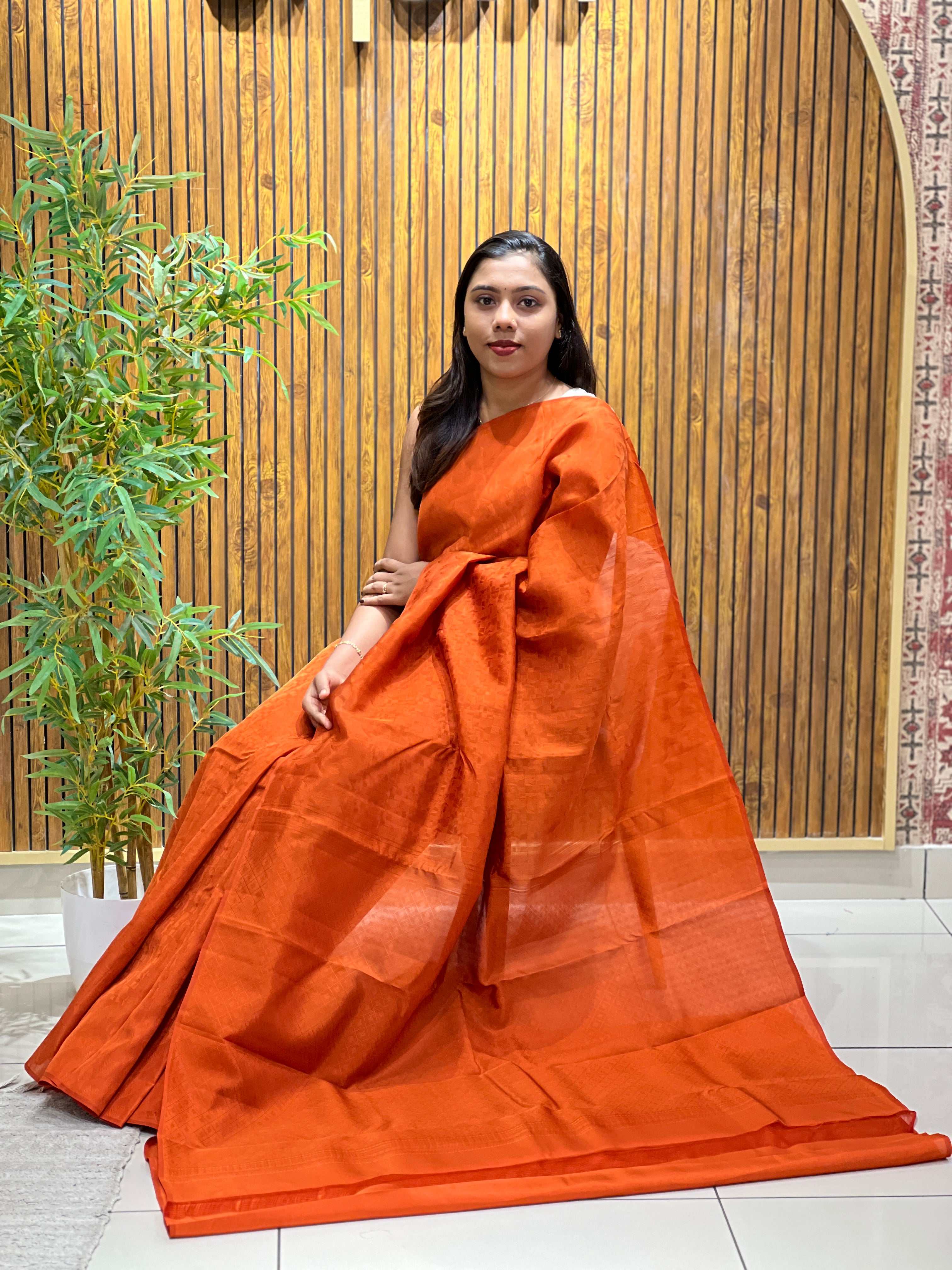 Embossed Weaved Pattern Semi Soft Silk Saree| RTD146