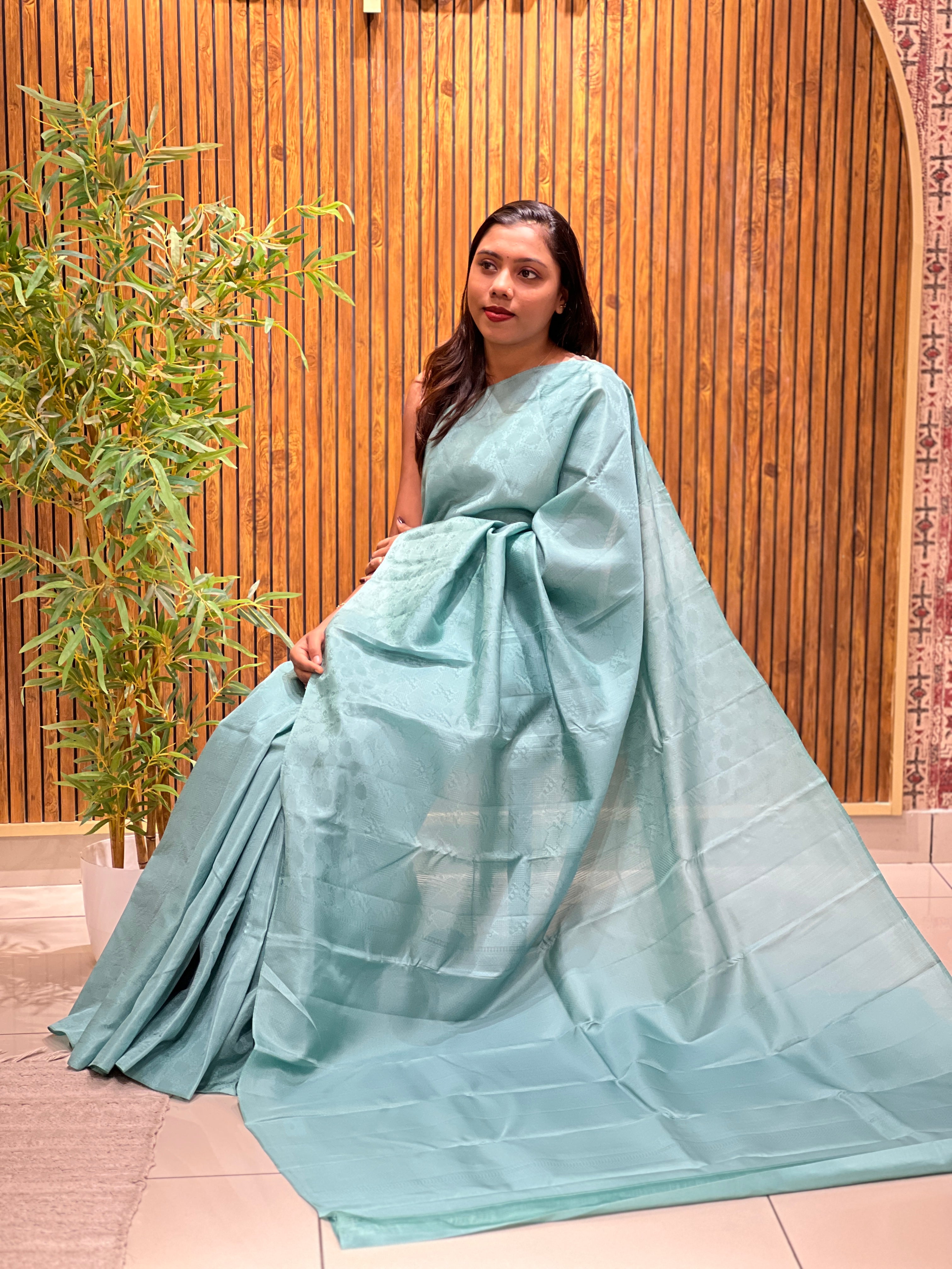 Embossed Weaved Pattern Semi Soft Silk Saree | RTD140