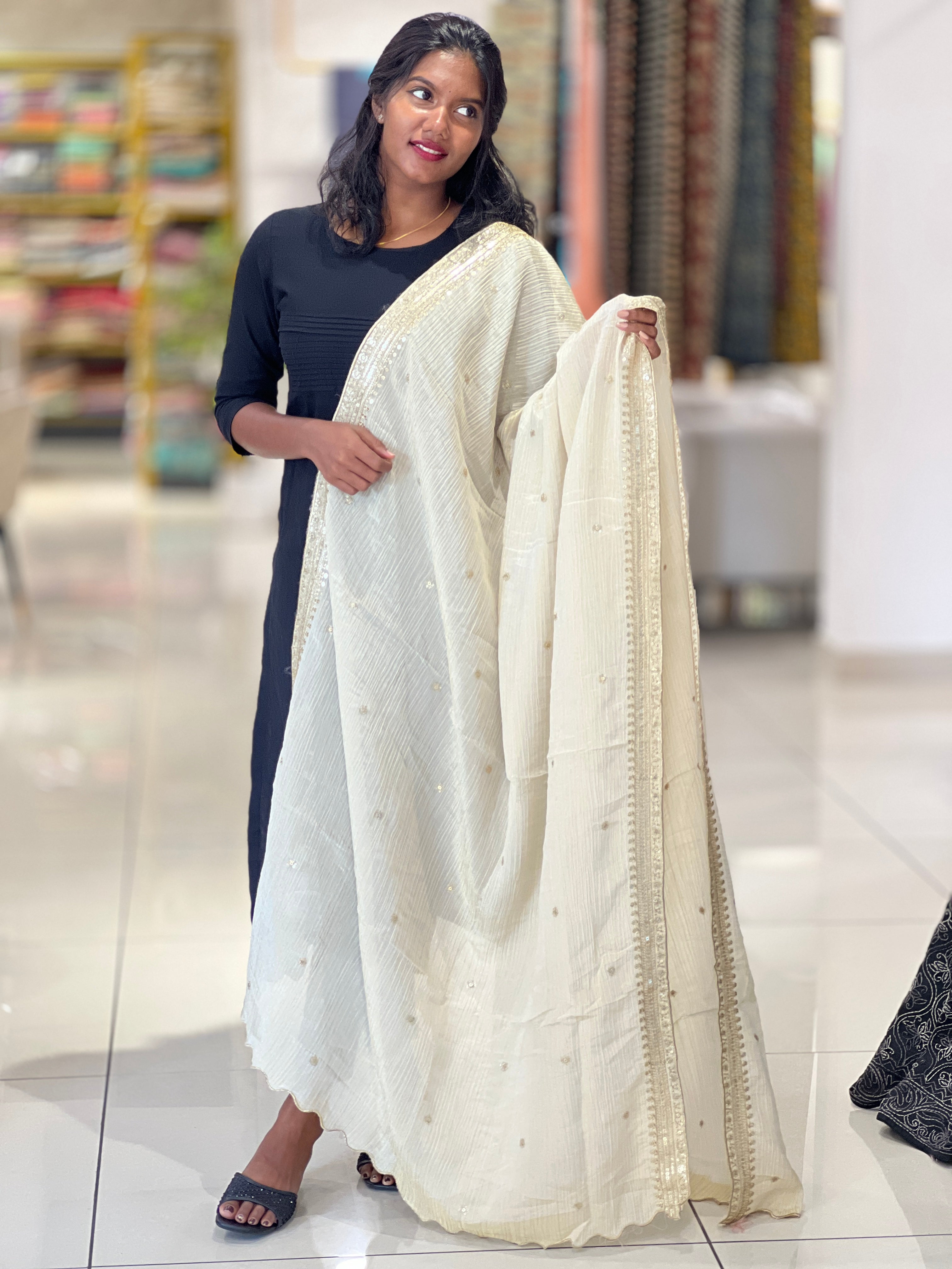 Machine Embroidery Detailed Crushed Tissue Dupatta | SNT108