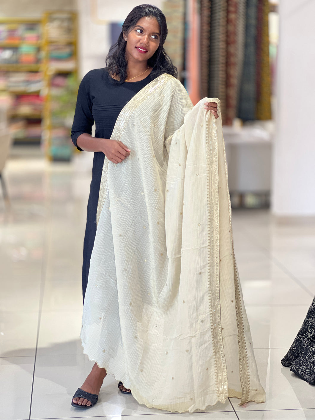 Machine Embroidery Detailed Crushed Tissue Dupatta | SNT108