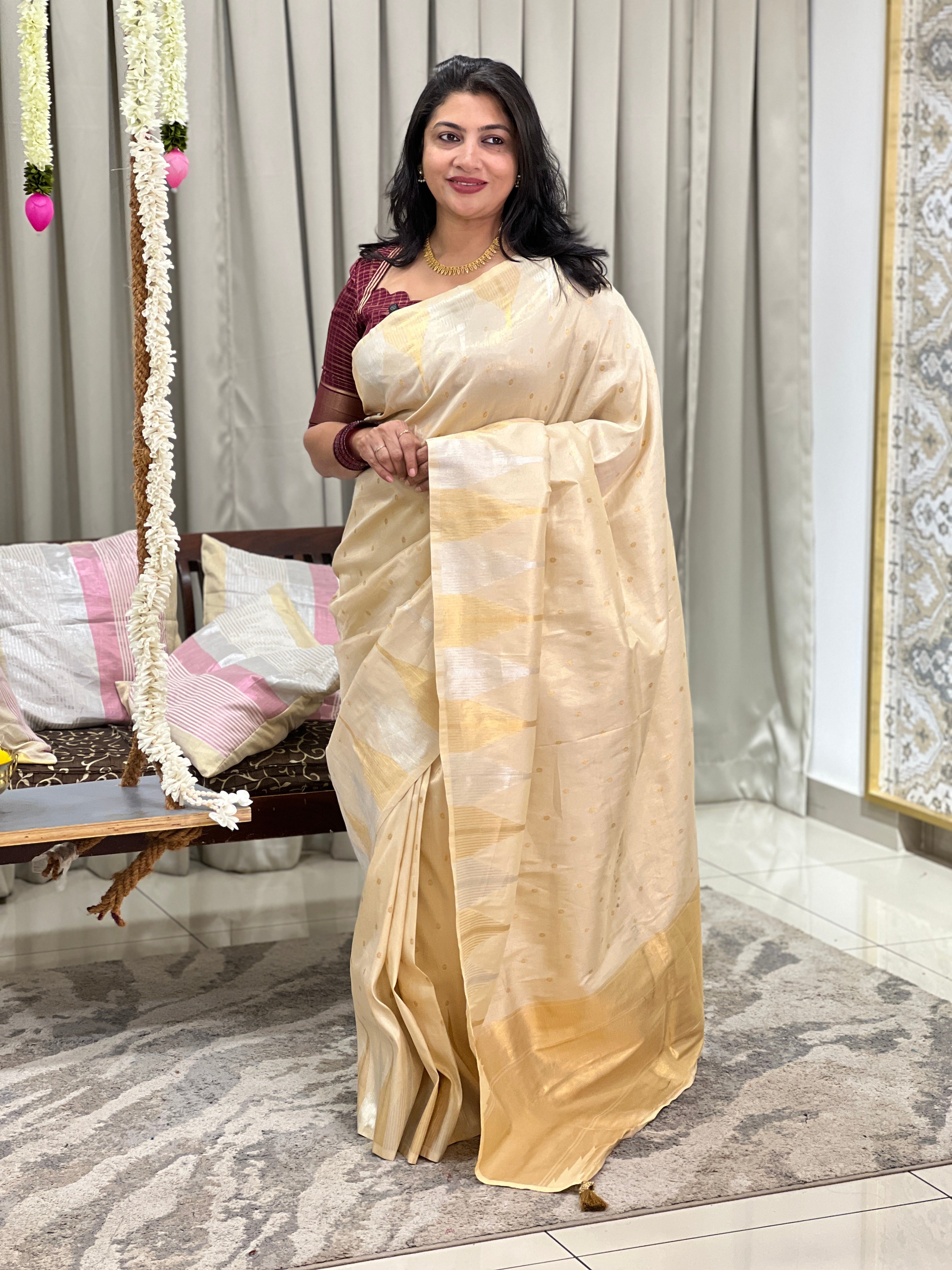 Floral Buta Pattern Semi Silk Saree | HT487