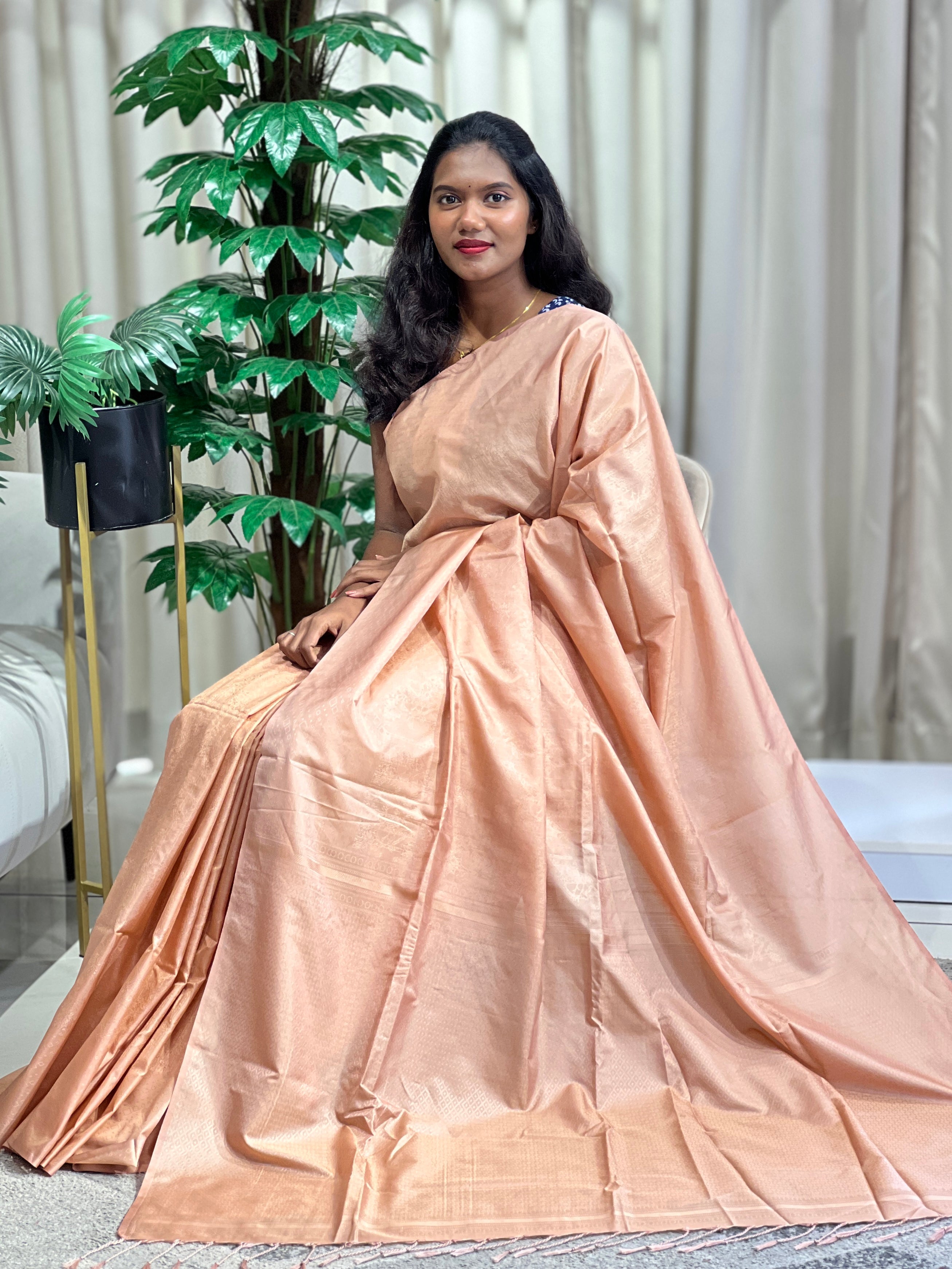 Embossed Weaved Pattern Semi Silk Saree | RTD127