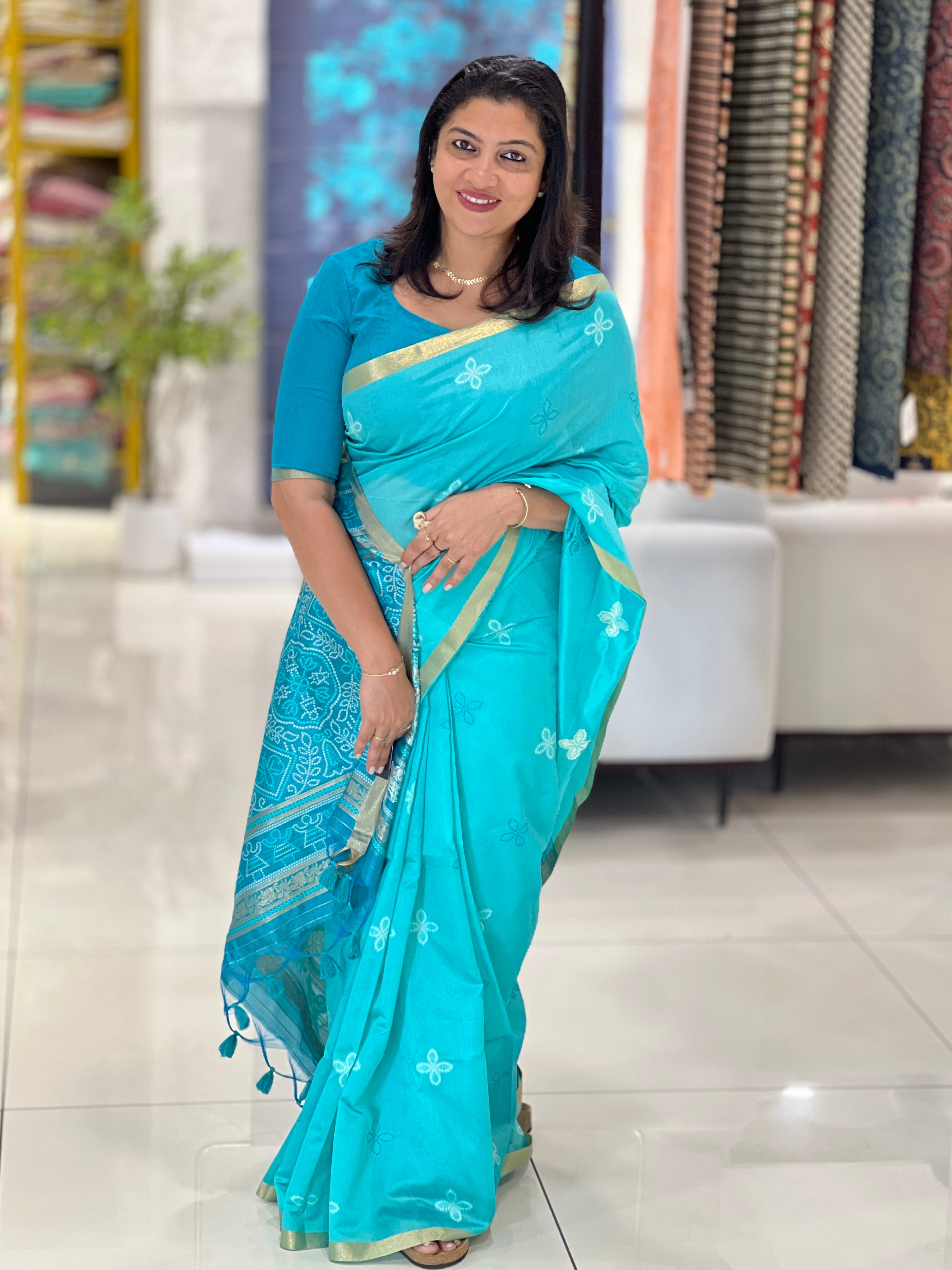 Floral Woven Patterned Semi Silk Saree | SSN239