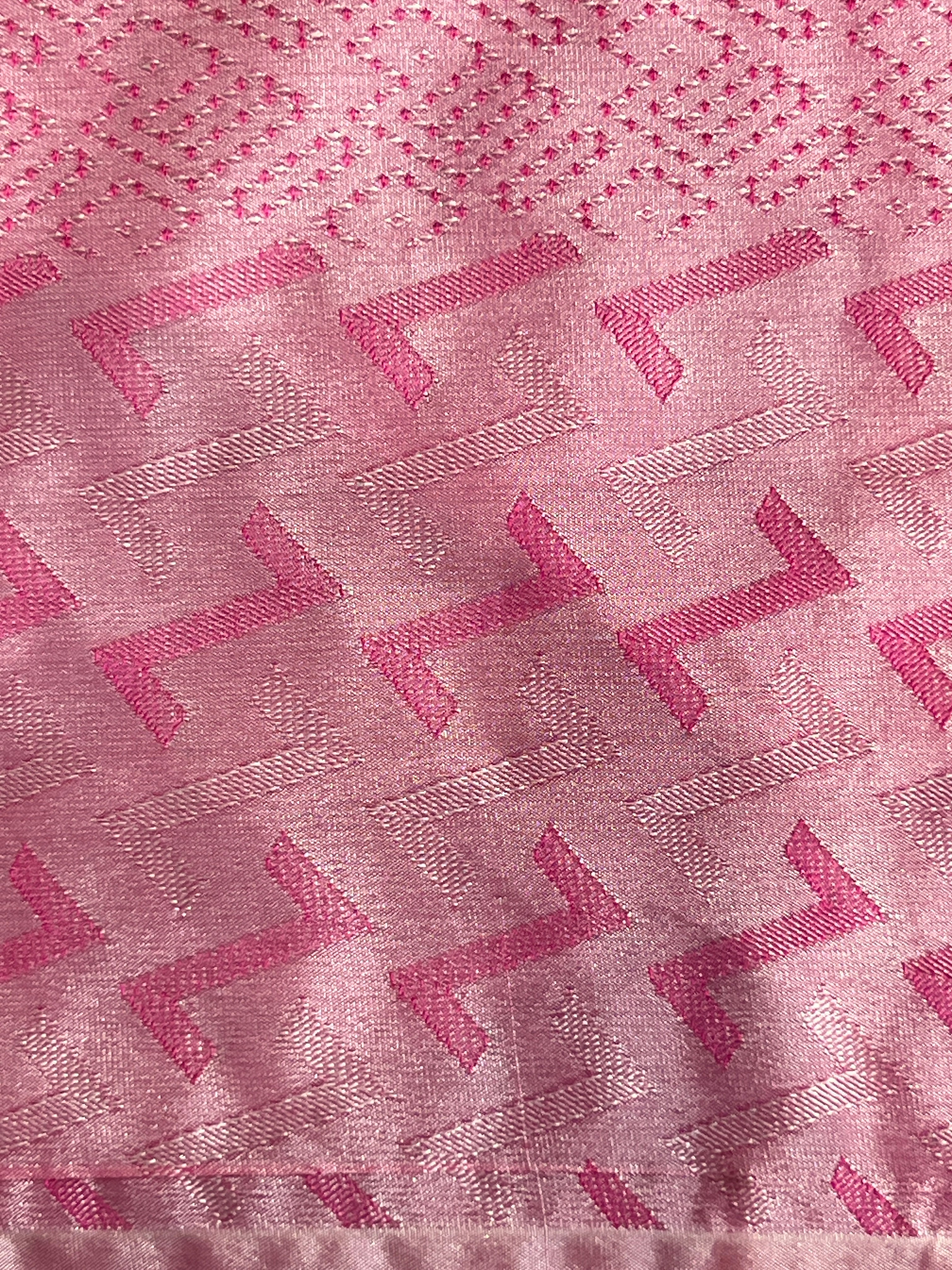 Embossed Weaved Pattern Semi Soft Silk Saree| RTD104