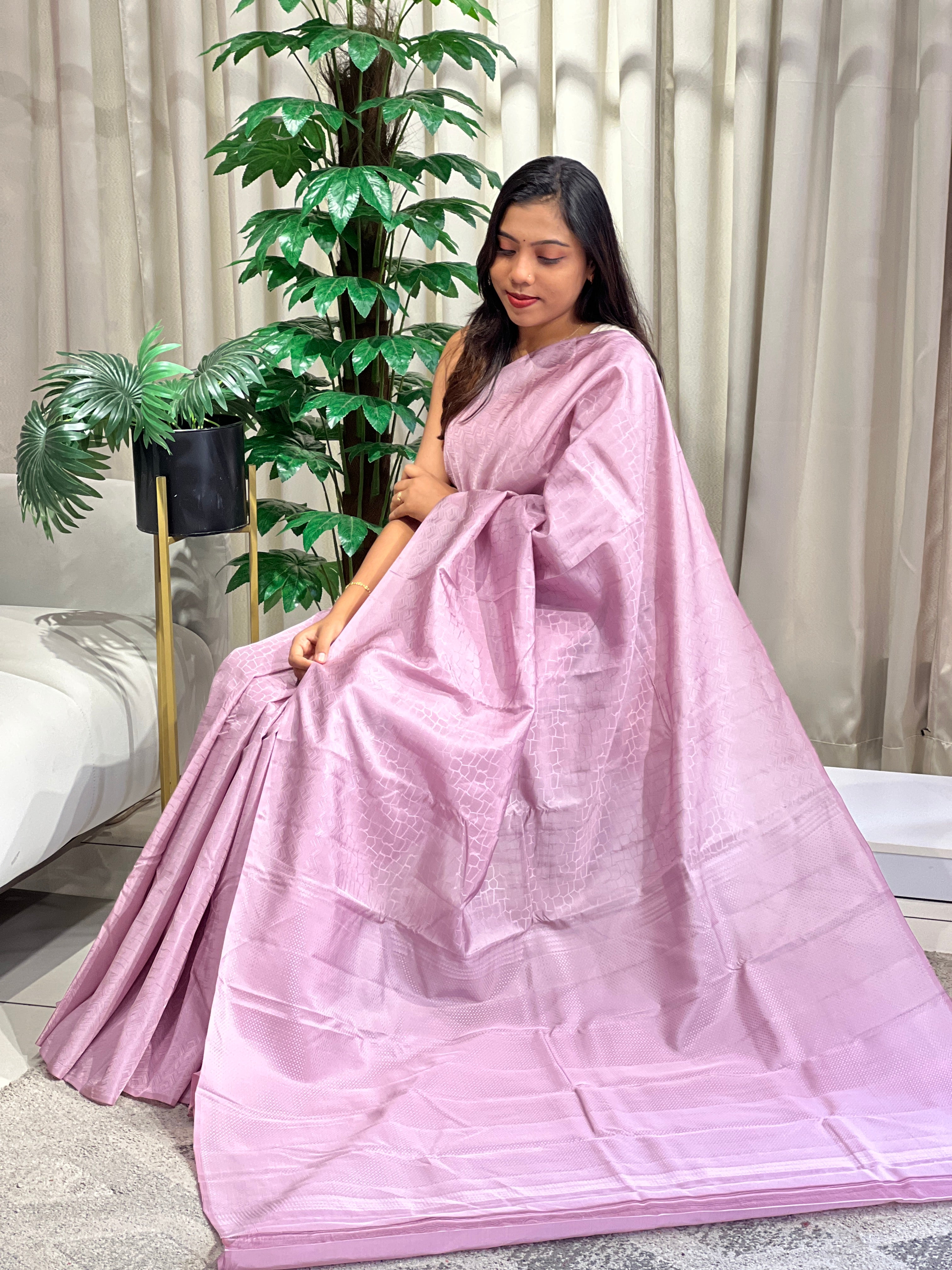 Embossed Weaved Pattern Semi Soft Silk Saree | RTD139