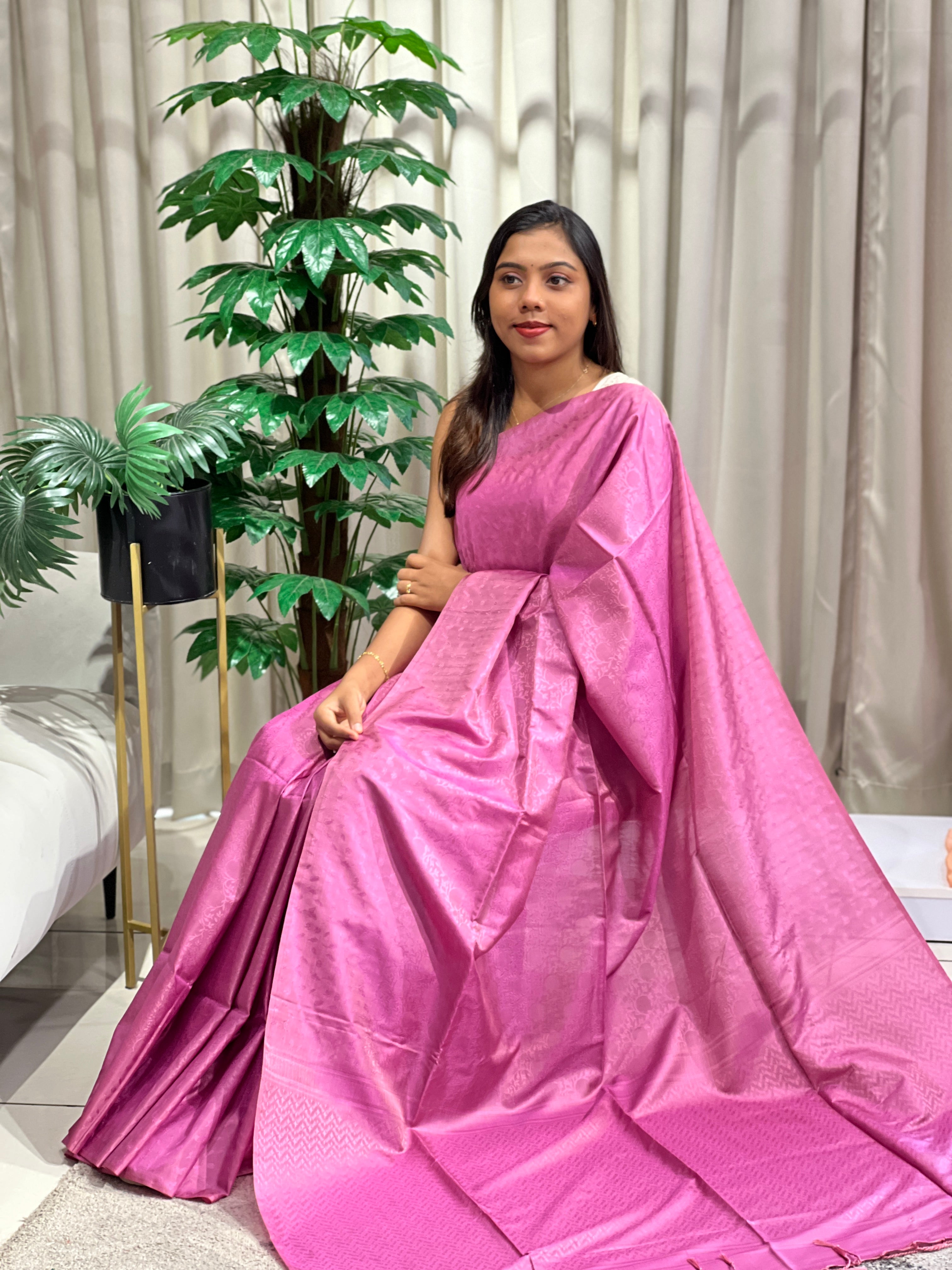 Embossed Weaved Pattern Semi Soft Silk Saree| RTD125