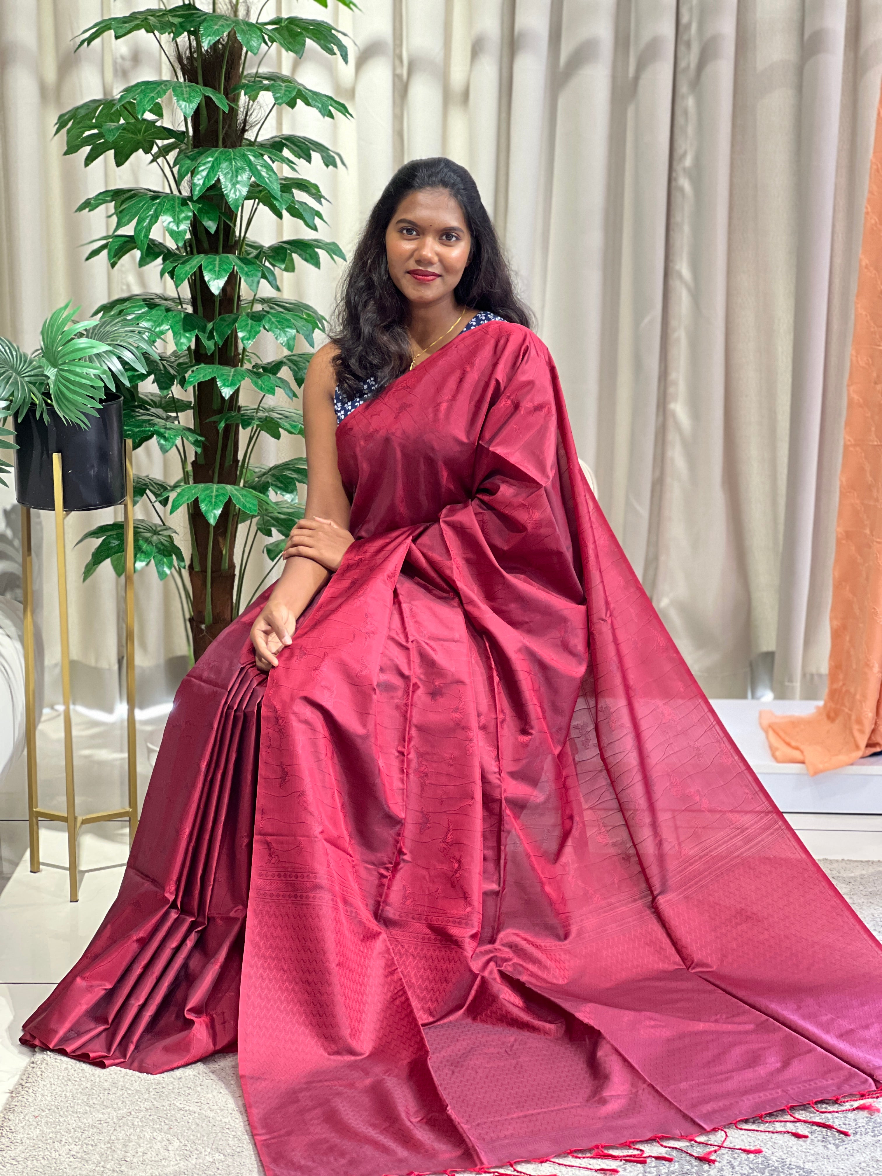 Embossed Weaved Pattern Semi Soft Silk Saree | RTD102