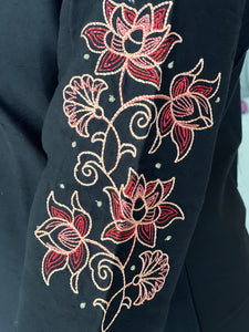 Floral Embroidery Detailed Cotton Kurta | VS127