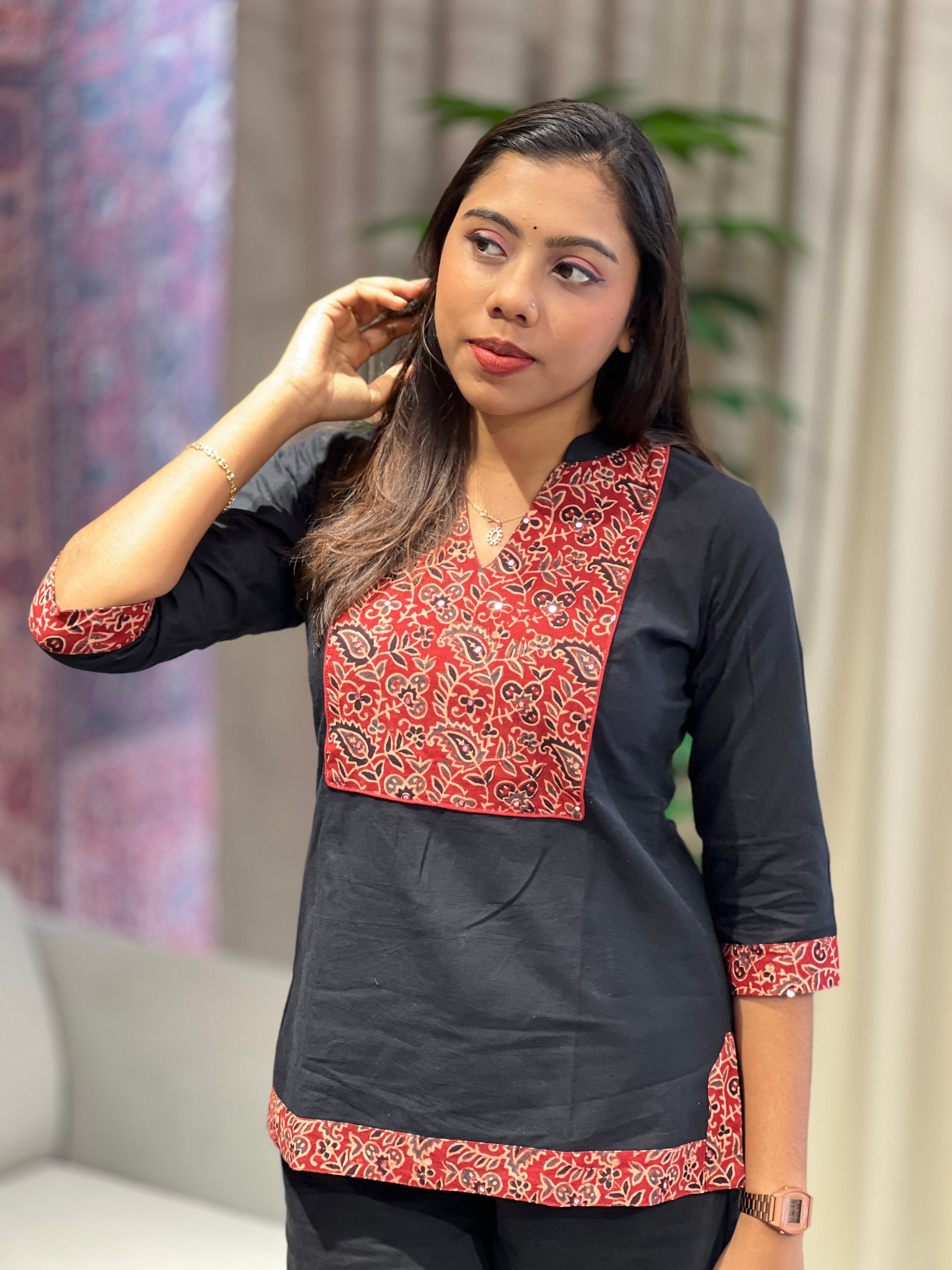 Ajrakh Print With Mirror Detailed Cotton Short Kurta | JSC513