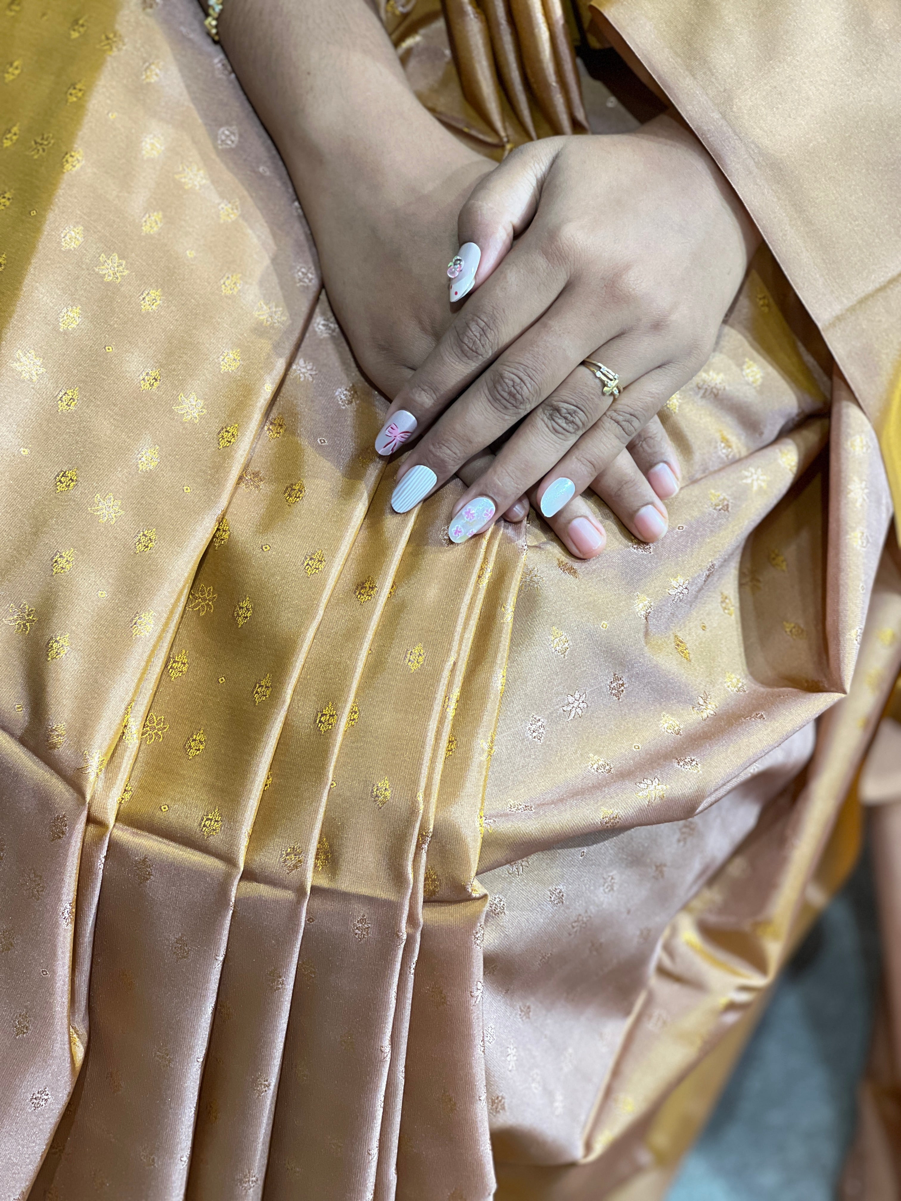 Embossed Weaved Pattern Semi Soft Silk Saree| RTD105