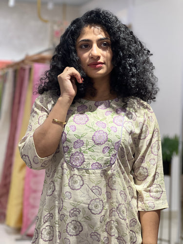 Floral Design Linen Slub Kurta Set | DNT703