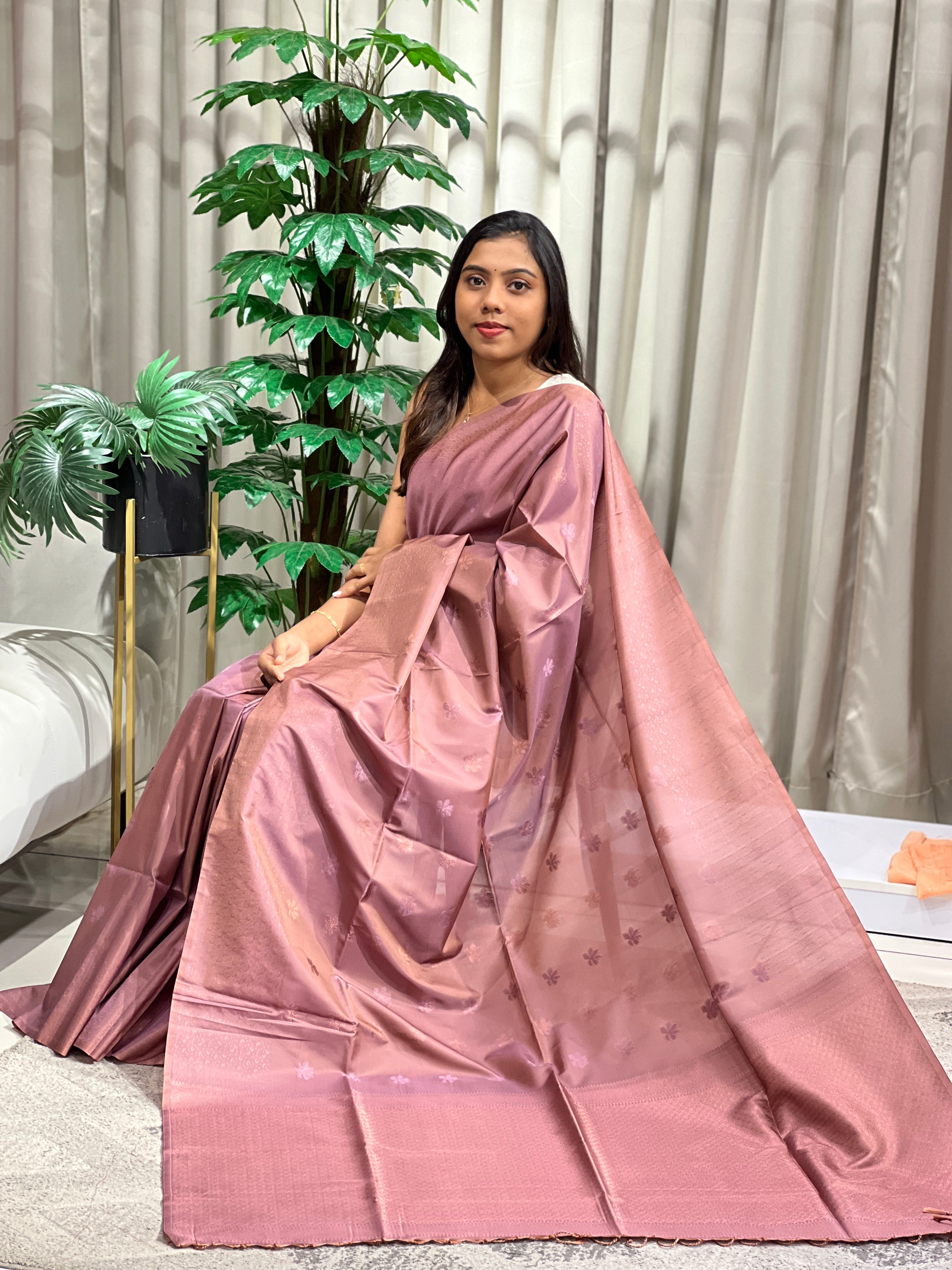 Embossed Weaved Pattern Semi Soft Silk Saree| RTD107