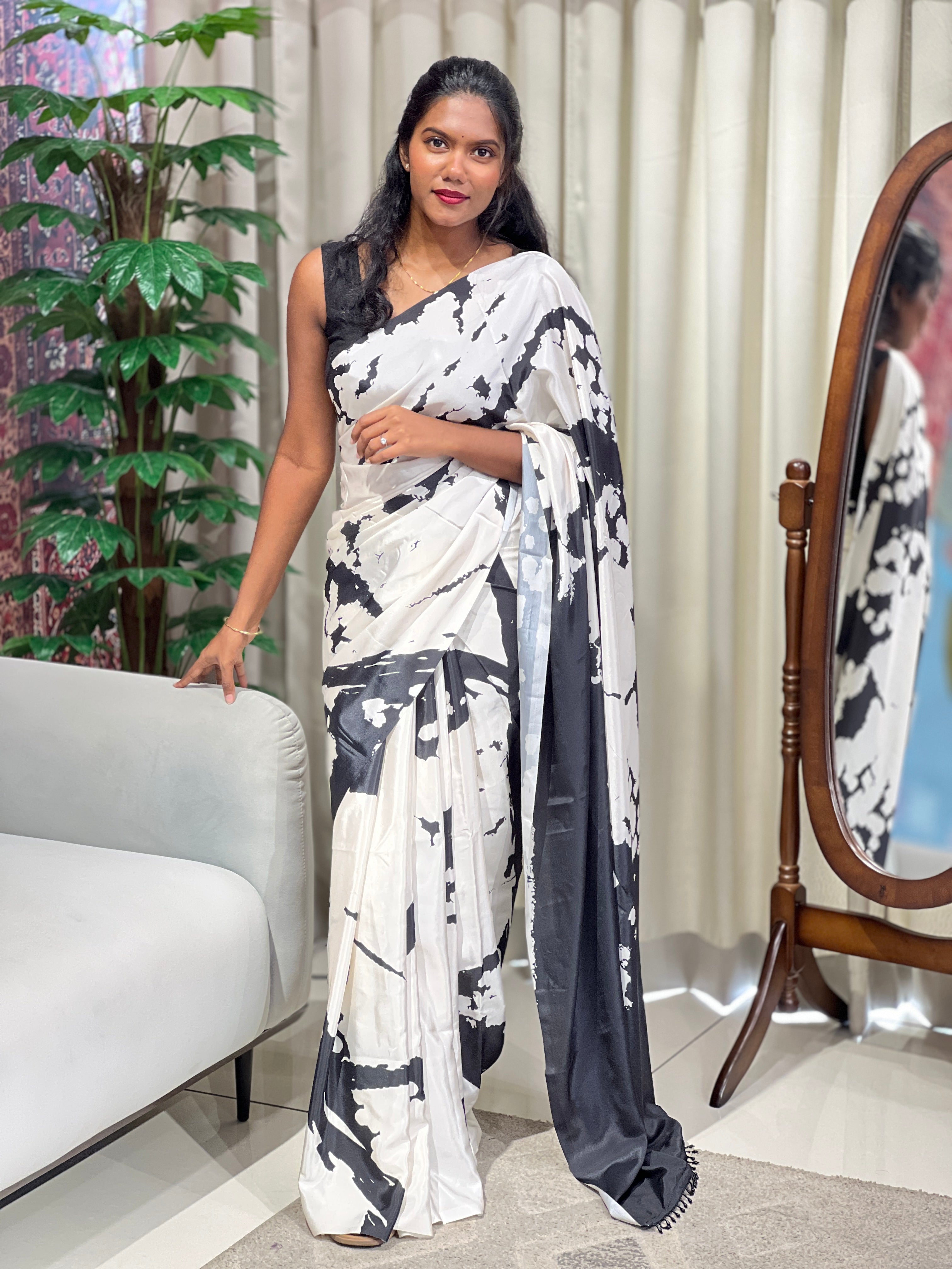 Abstract Printed Crepe Silk Saree | HT444