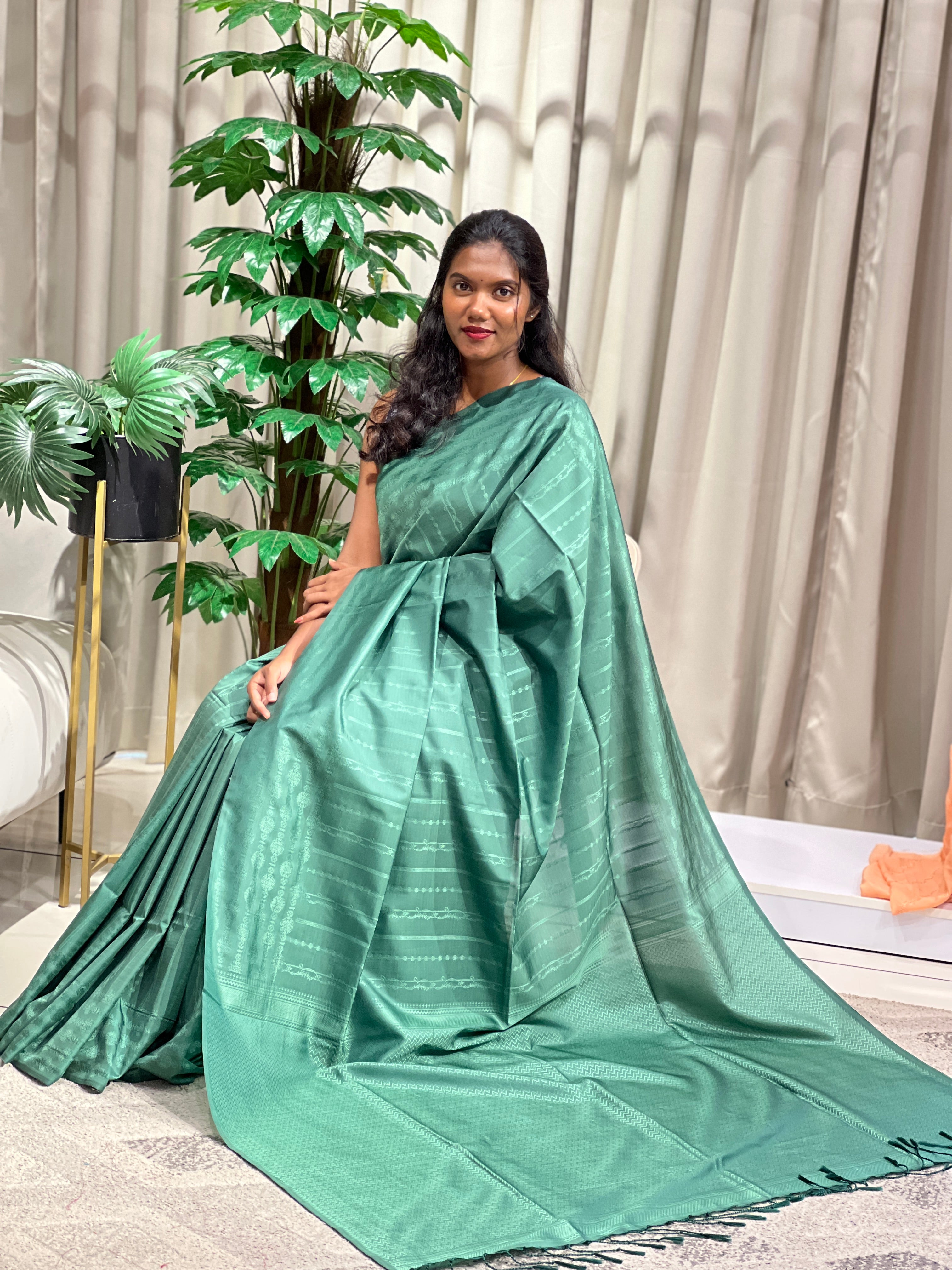 Embossed Weaved Pattern Semi Soft Silk Saree| RTD101