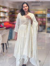 Zardosi & Cut Beads Embroidery Detailed Chanderi Kurta Set | KIA119