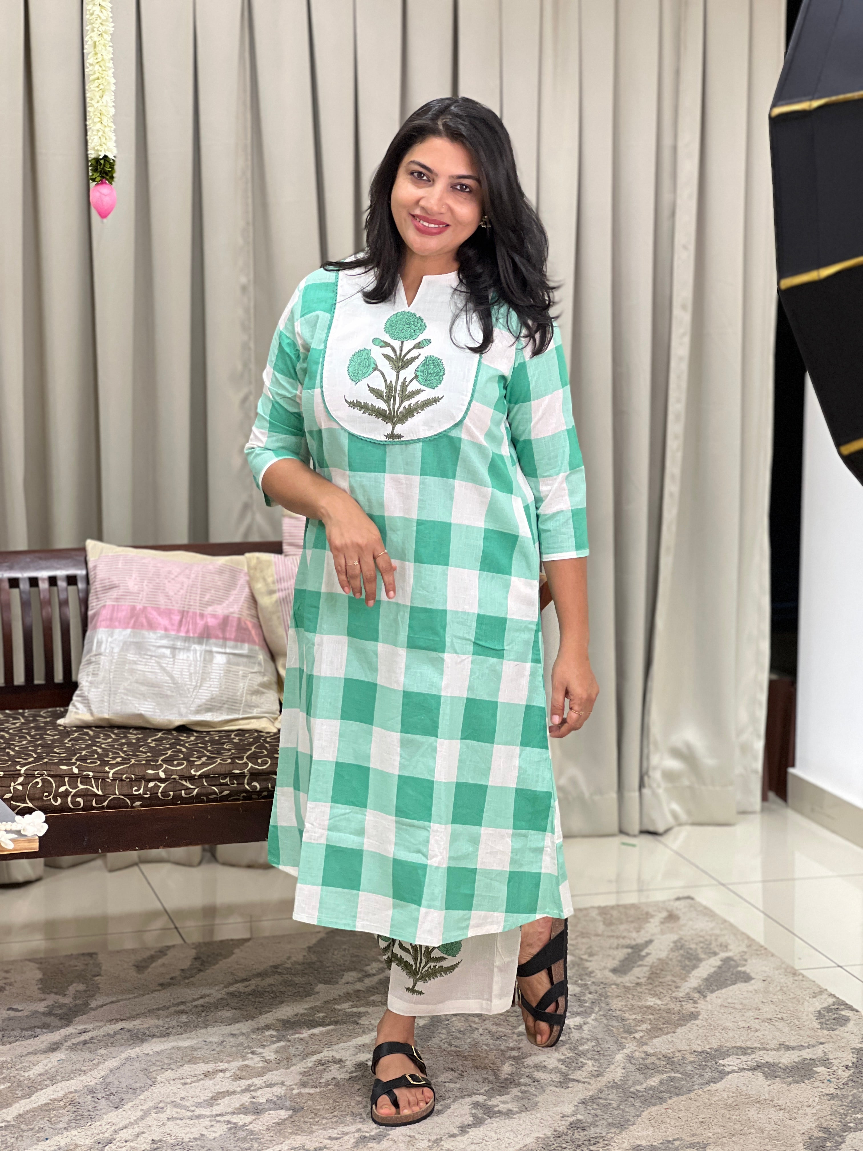 Floral Printed Pattern Linen Cotton Kurta Set | OMF184