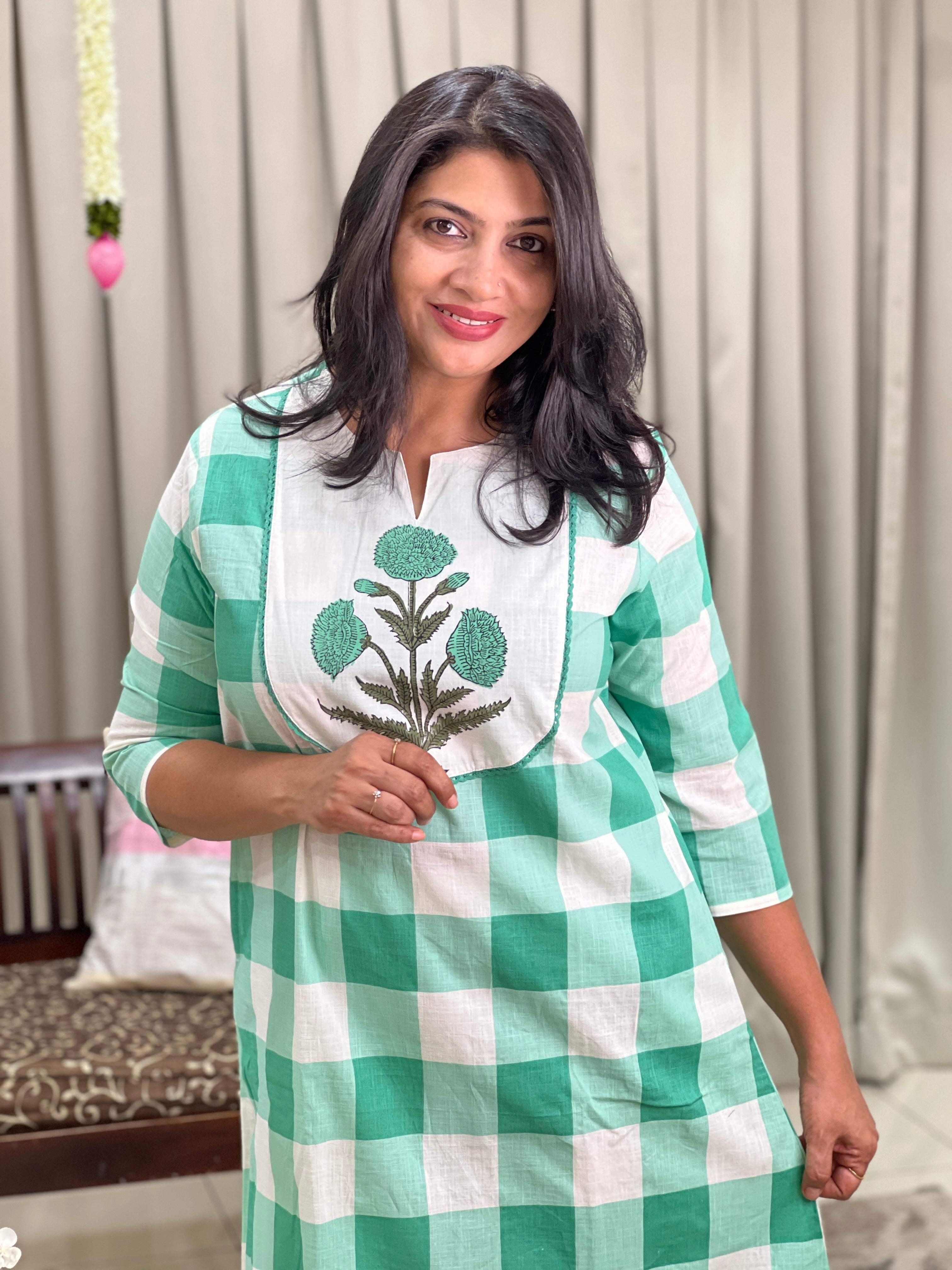 Floral Printed Pattern Linen Cotton Kurta Set | OMF184