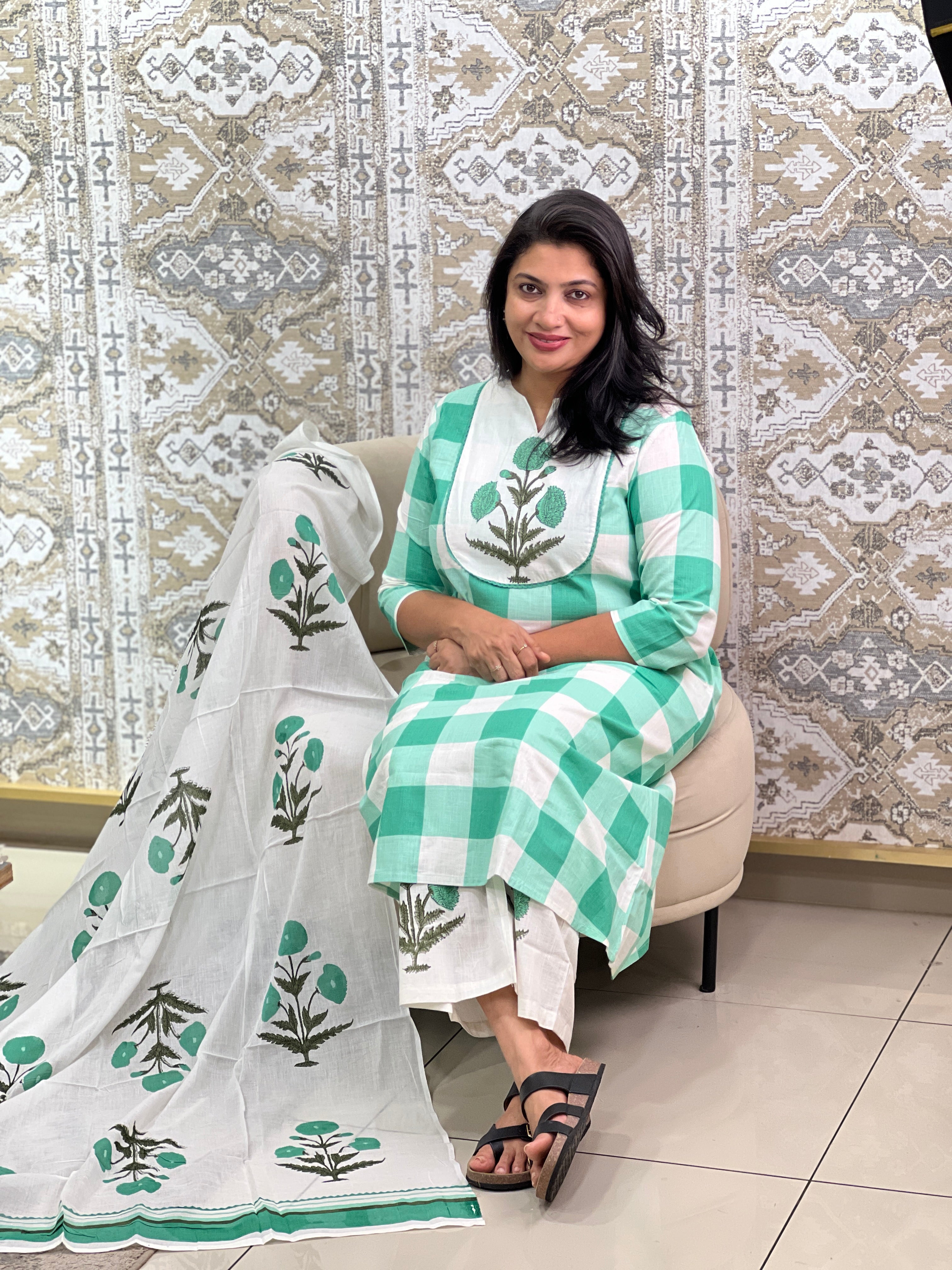 Floral Printed Pattern Linen Cotton Kurta Set | OMF184