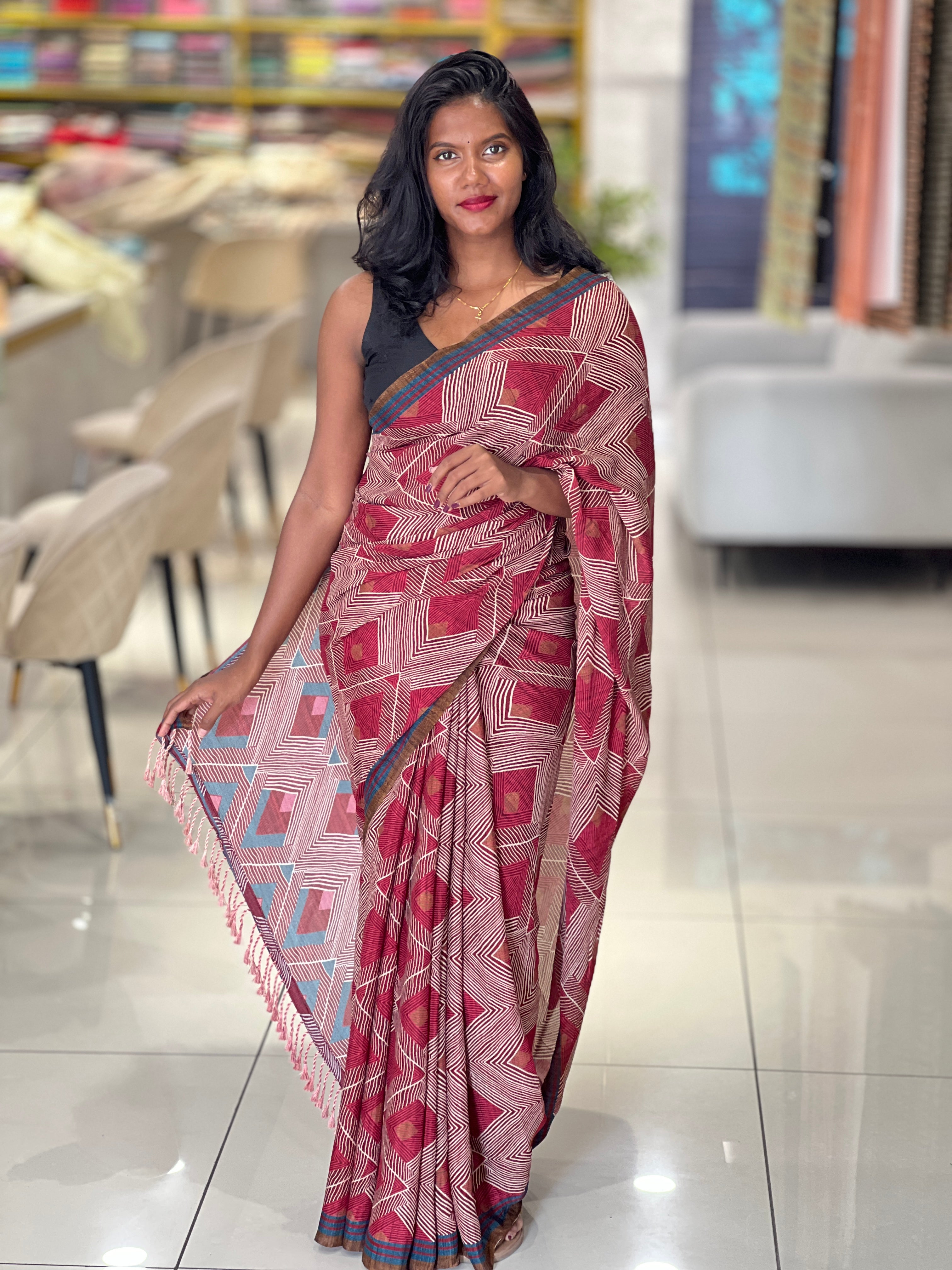 Geometrical Printed Pattern Chiffon Saree | SSN124