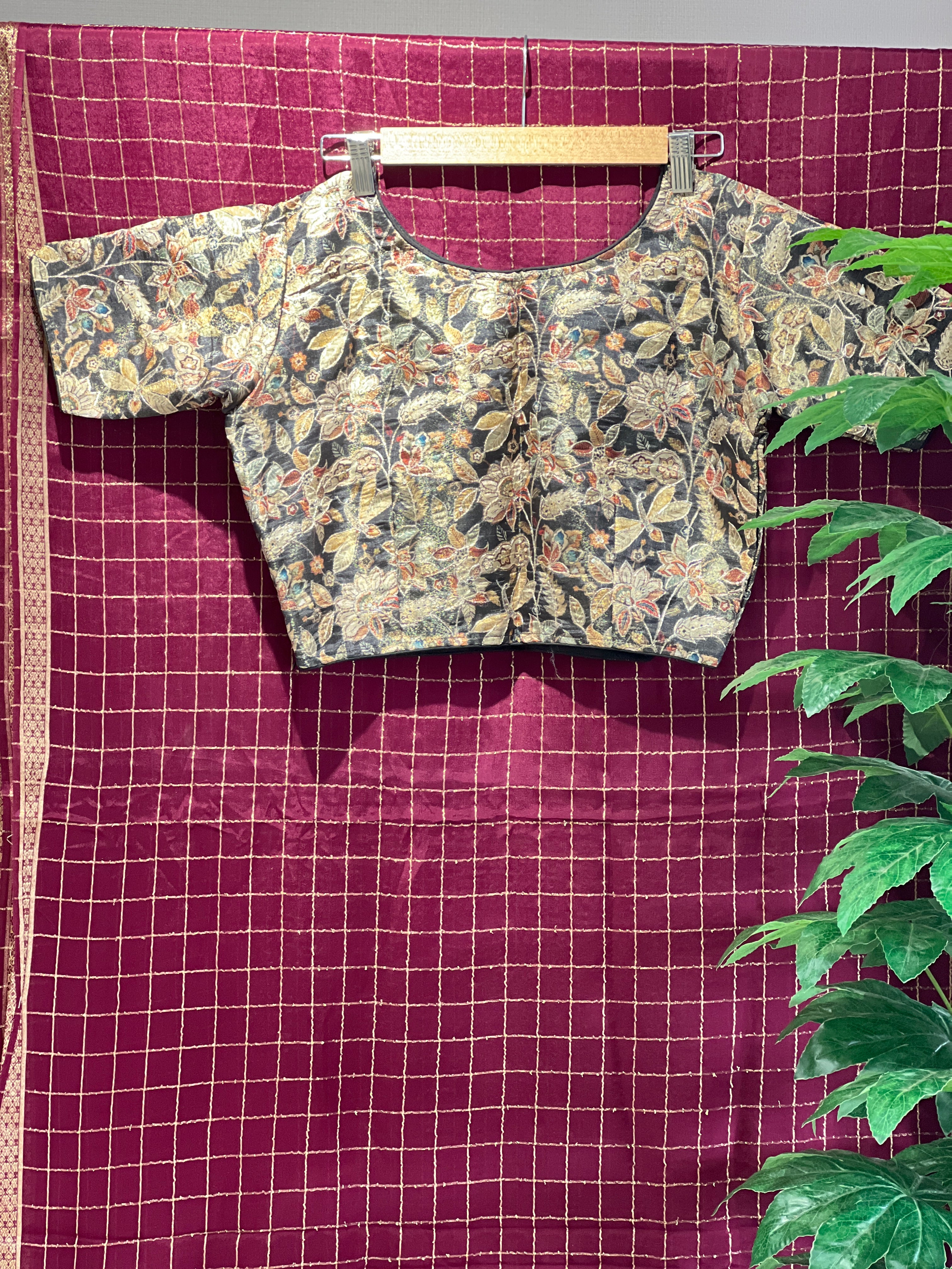 Zari Check Weaving Pattern Crispy Georgette Saree | DVS153