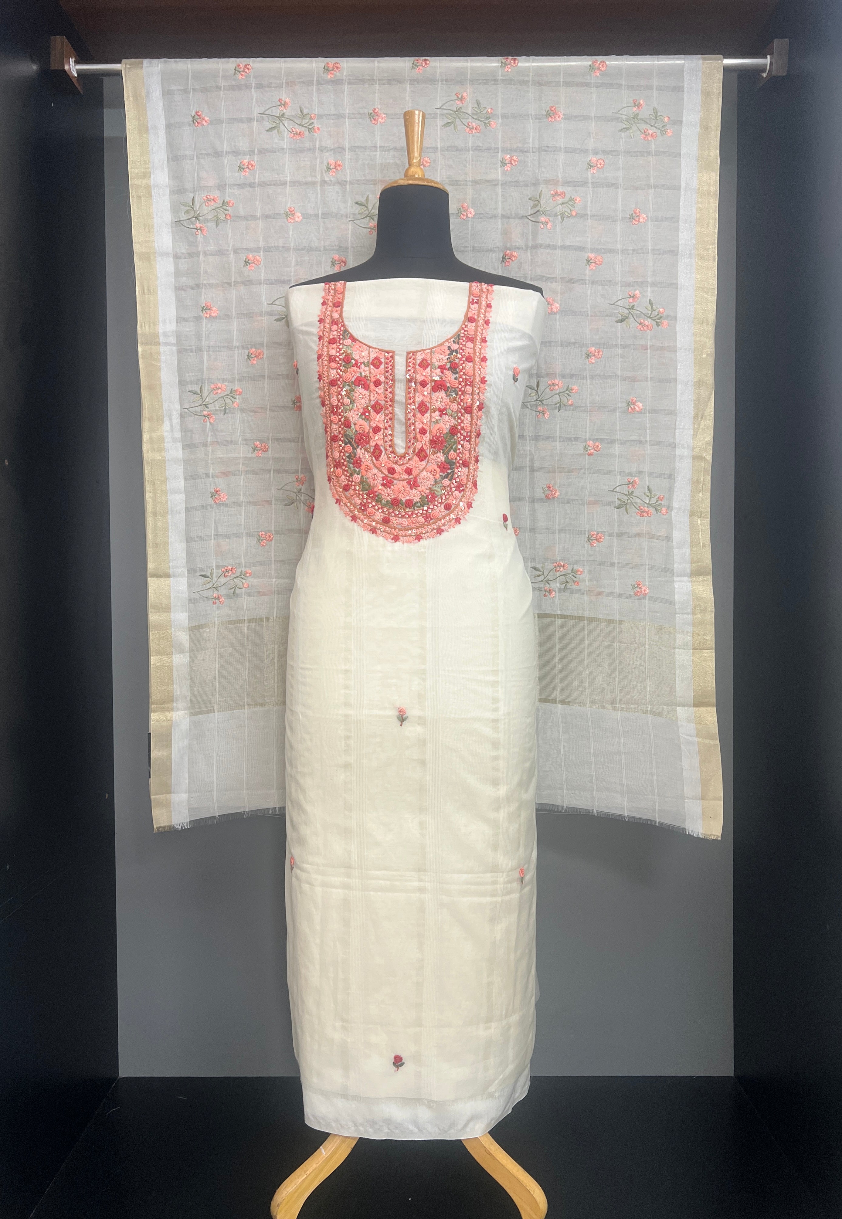 Floral Hand Embroidered Pattern Chnaderi Salwar Set |  MM559