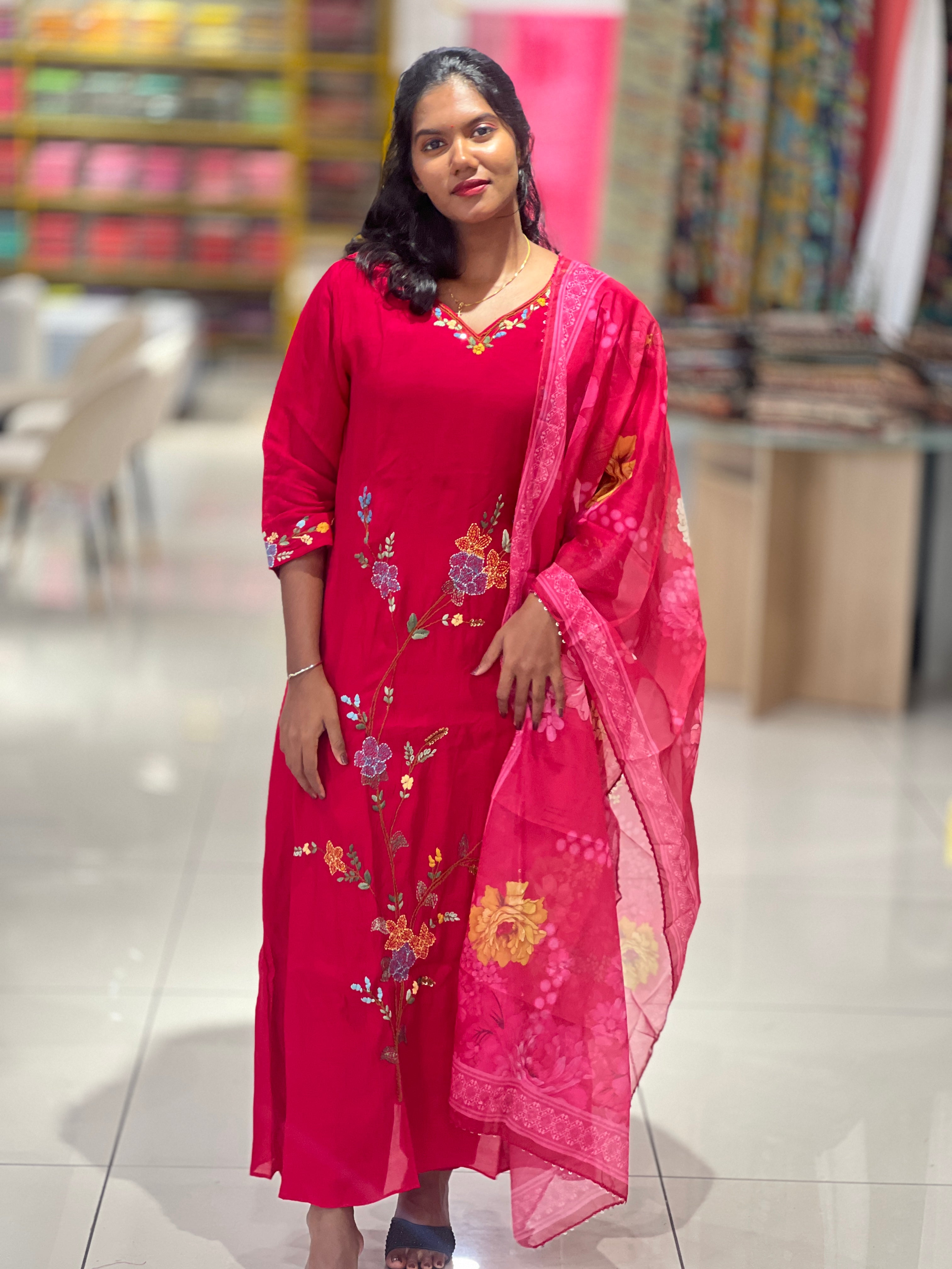 Floral Hand Embroidered Muslin Finish Kurta Set | FW326