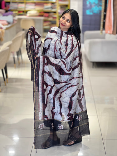 Kantha With Sequins Detailed Pure Chanderi Dupatta | HE241