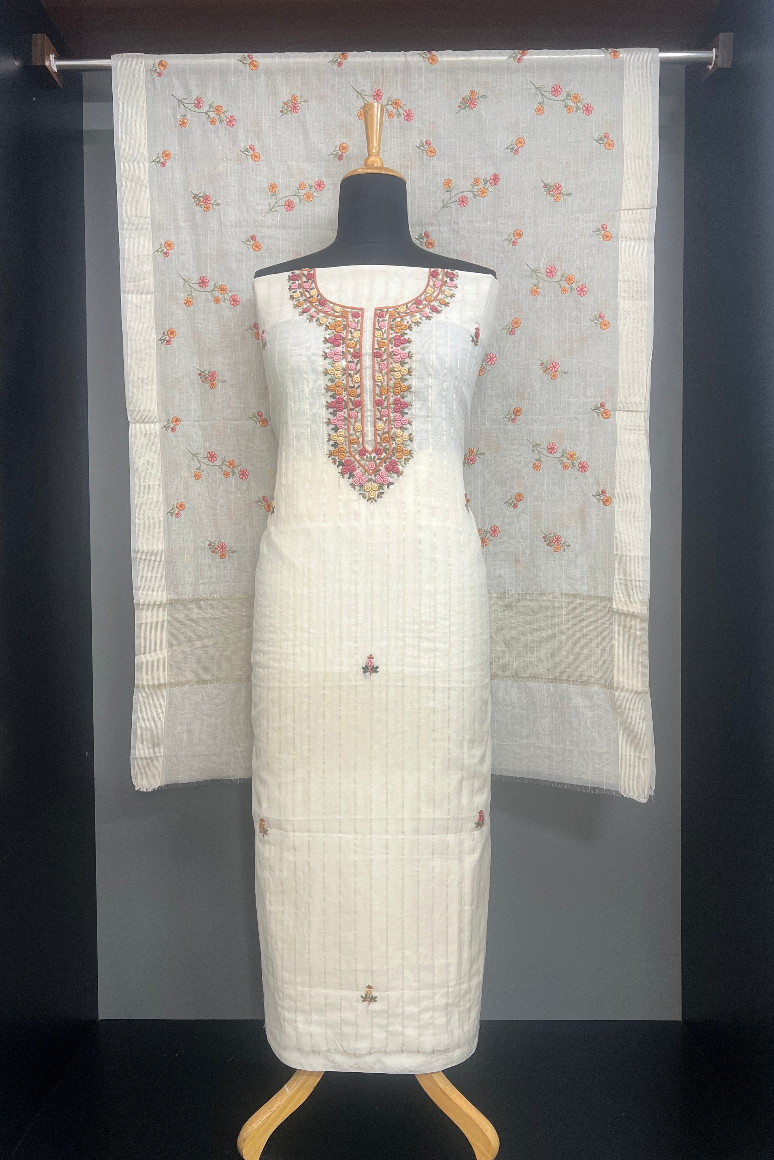 Floral Hand Embroidered Pattern Chnaderi Salwar Set | MM571