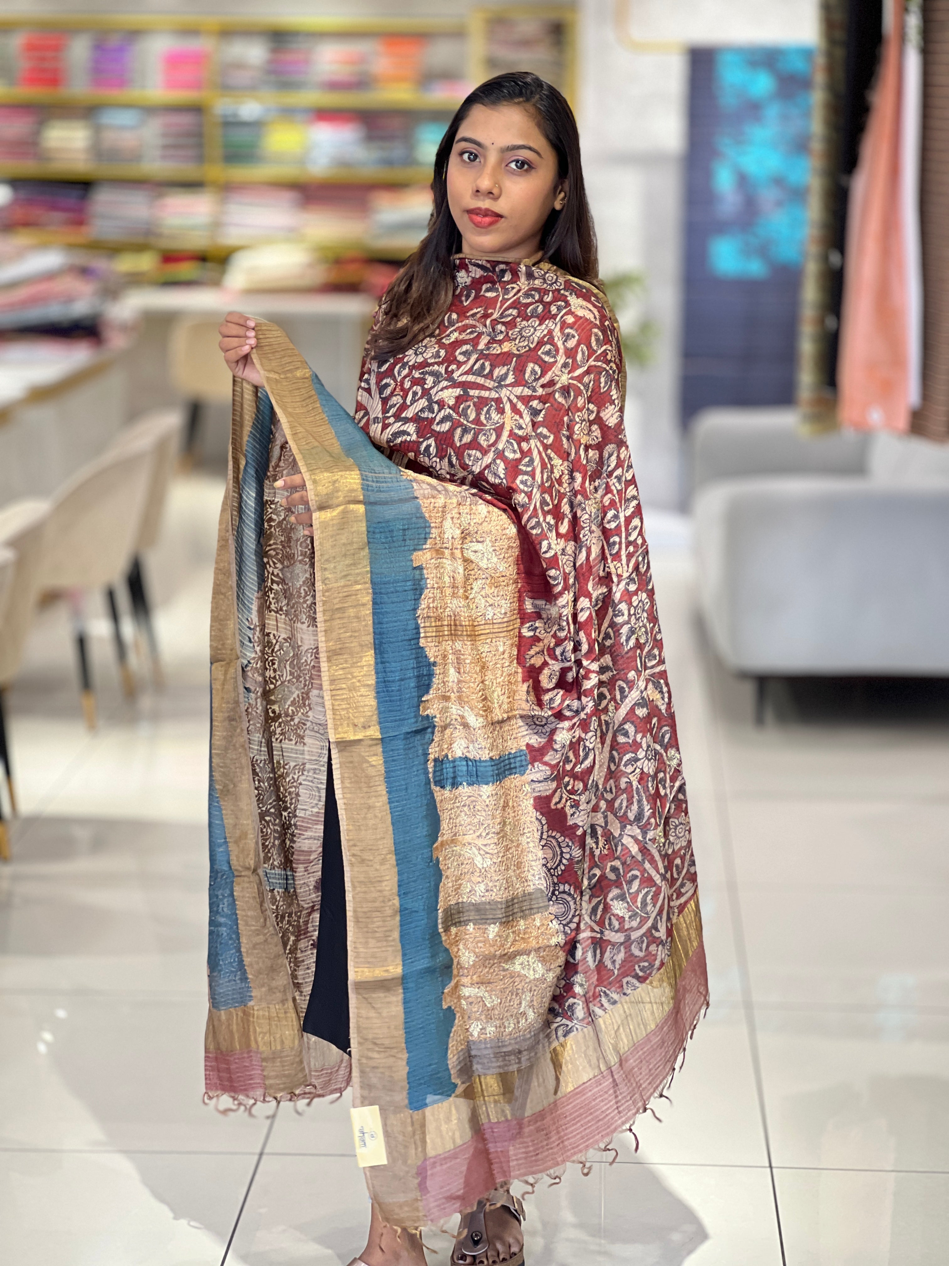 Kalamkari With Embroidery Detailed Jute Weaved Dupatta | HE249