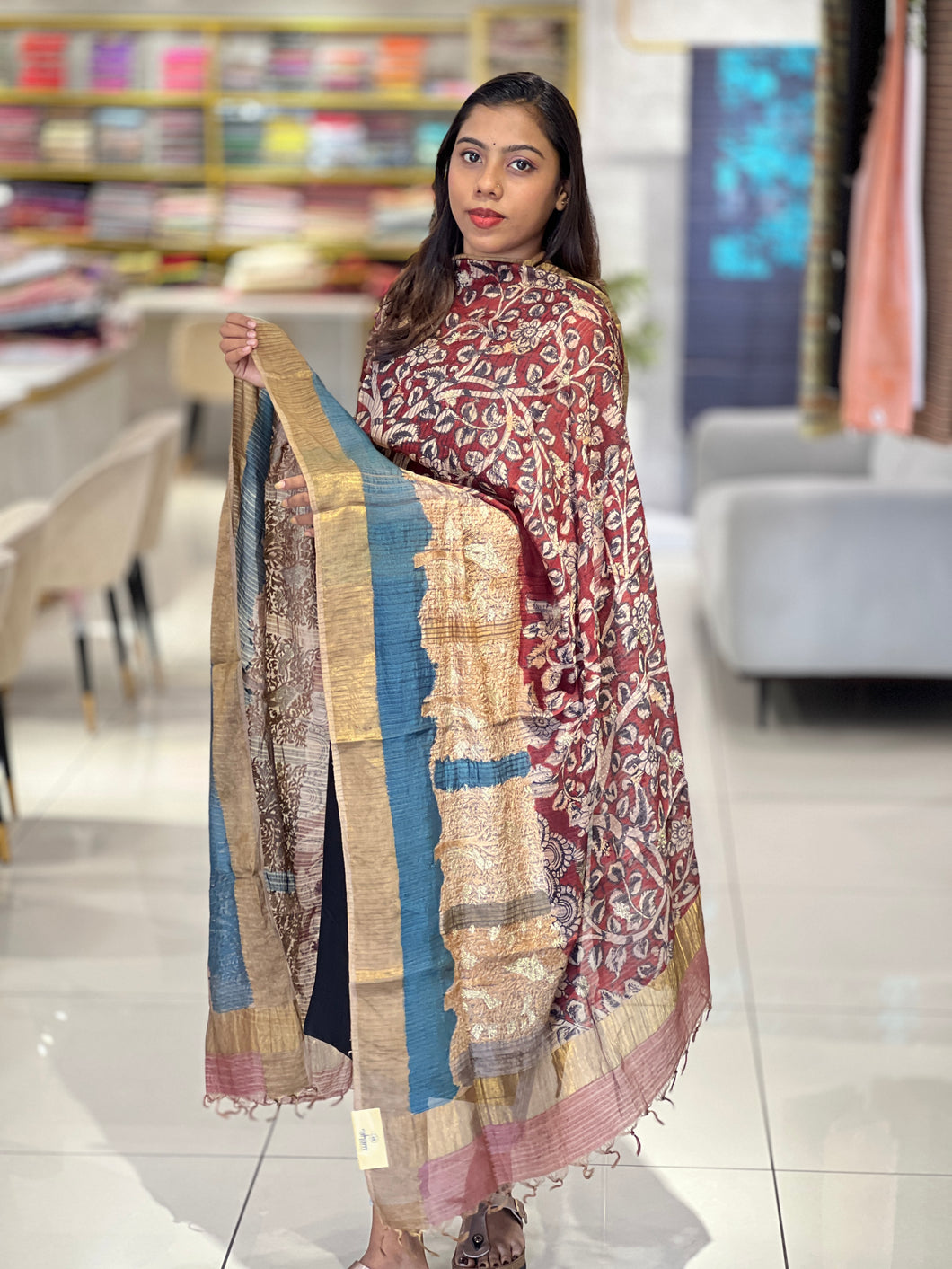 Kalamkari With Embroidery Detailed Jute Weaved Dupatta | HE249