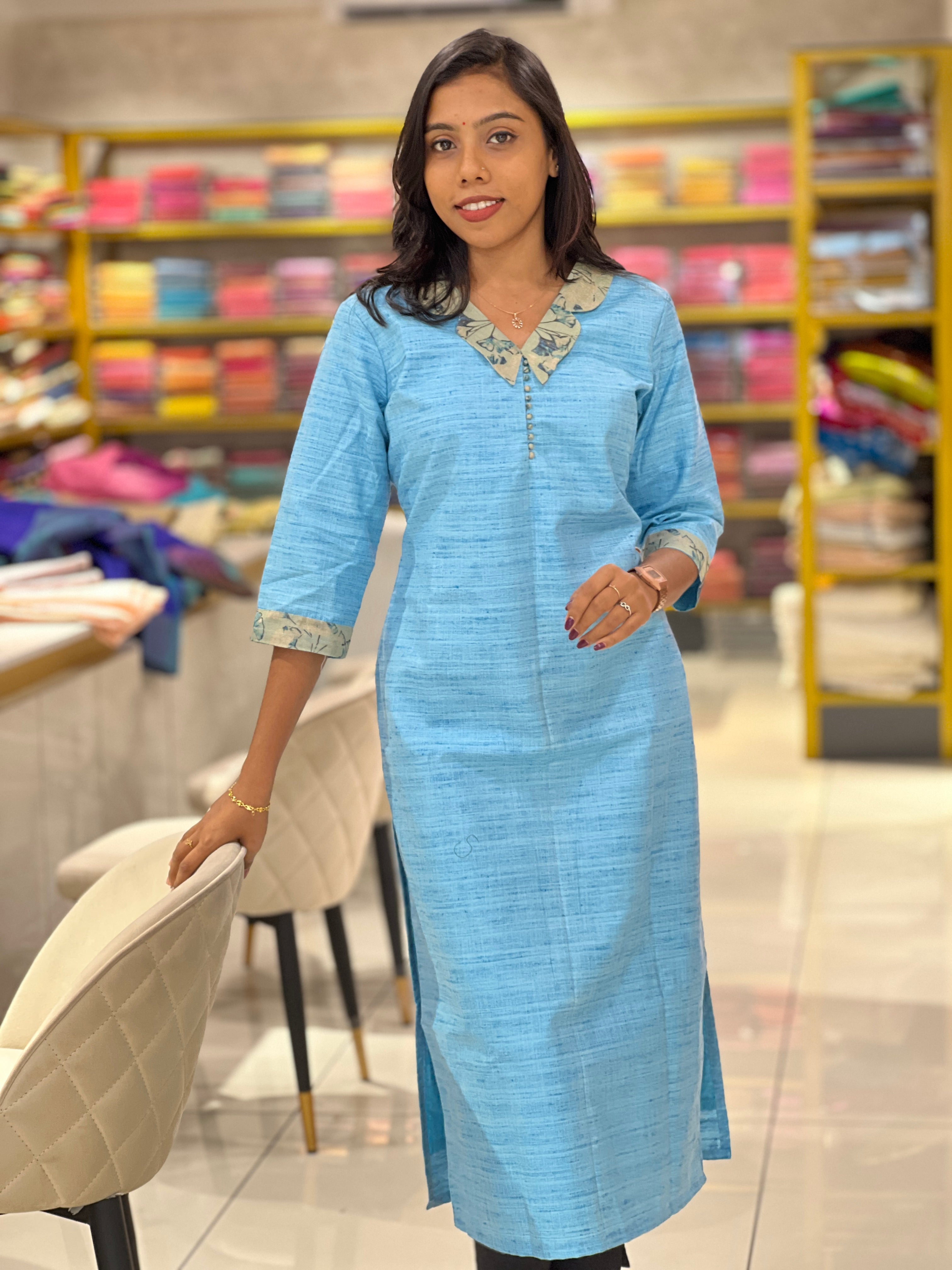 Patch Detailed Raw Cotton Kurta | DNT220