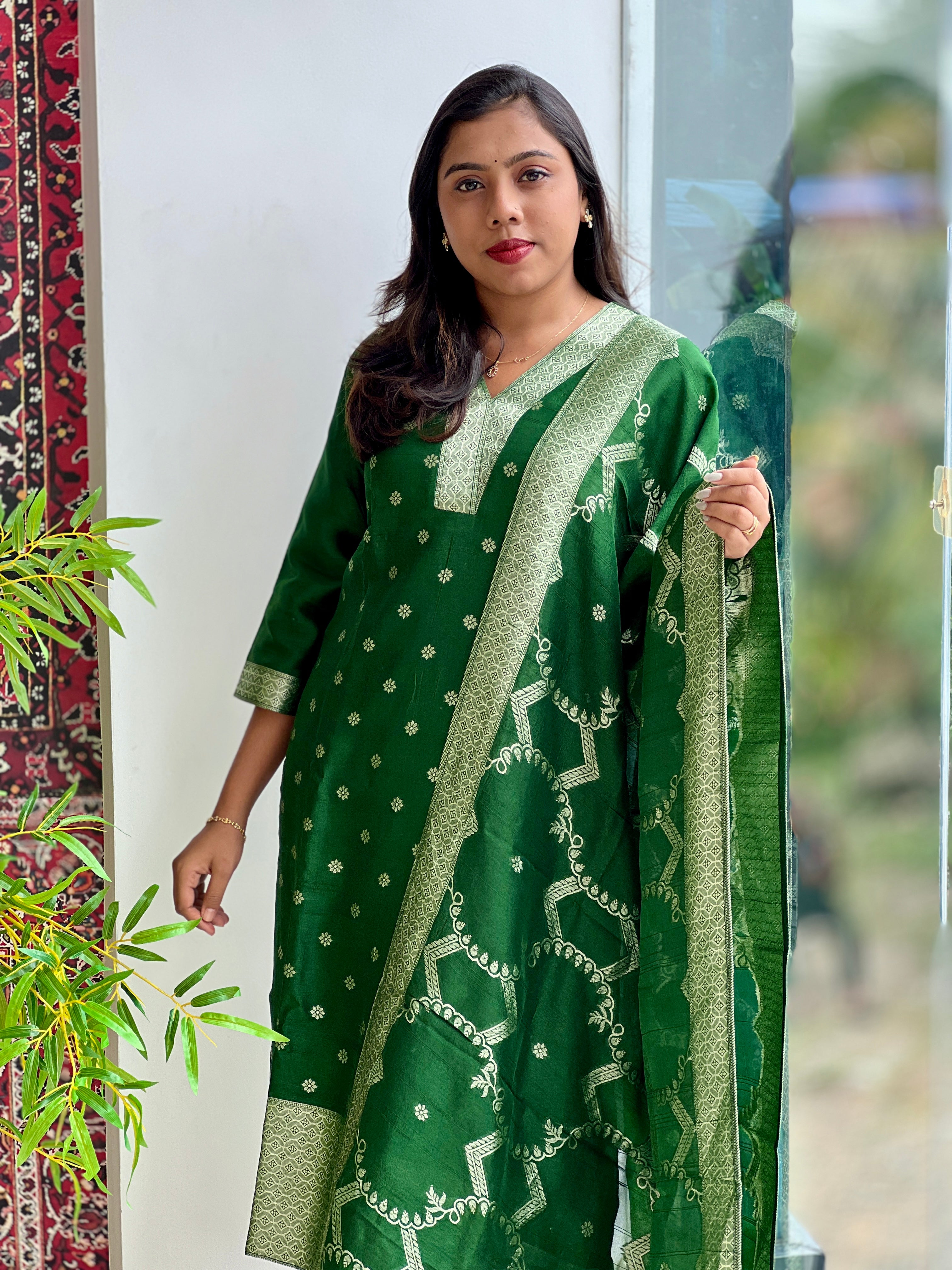 Buta Woven Pattern Semi Tussar Kurta Set  | YNG1652