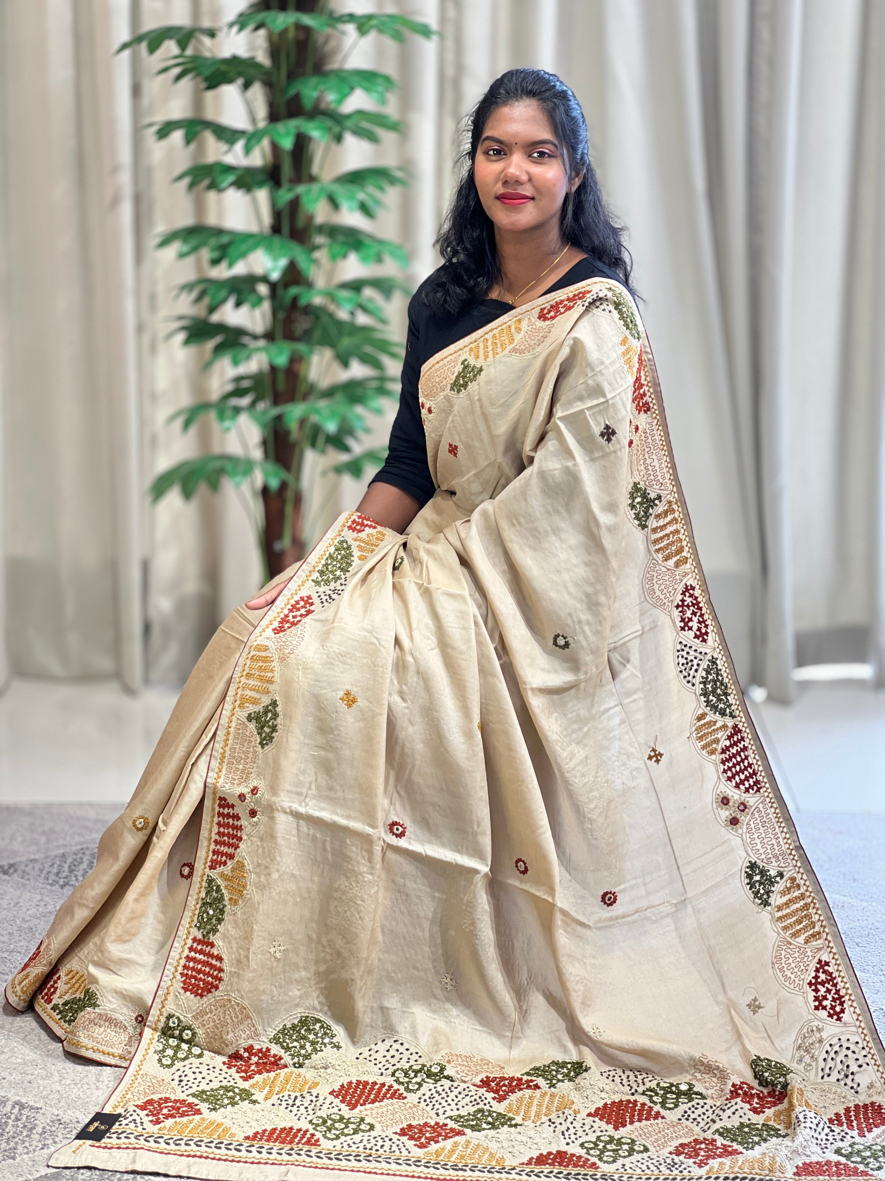 Hand Embroidery & Kutch Work Detailed Pure Tussar Saree | RGD732