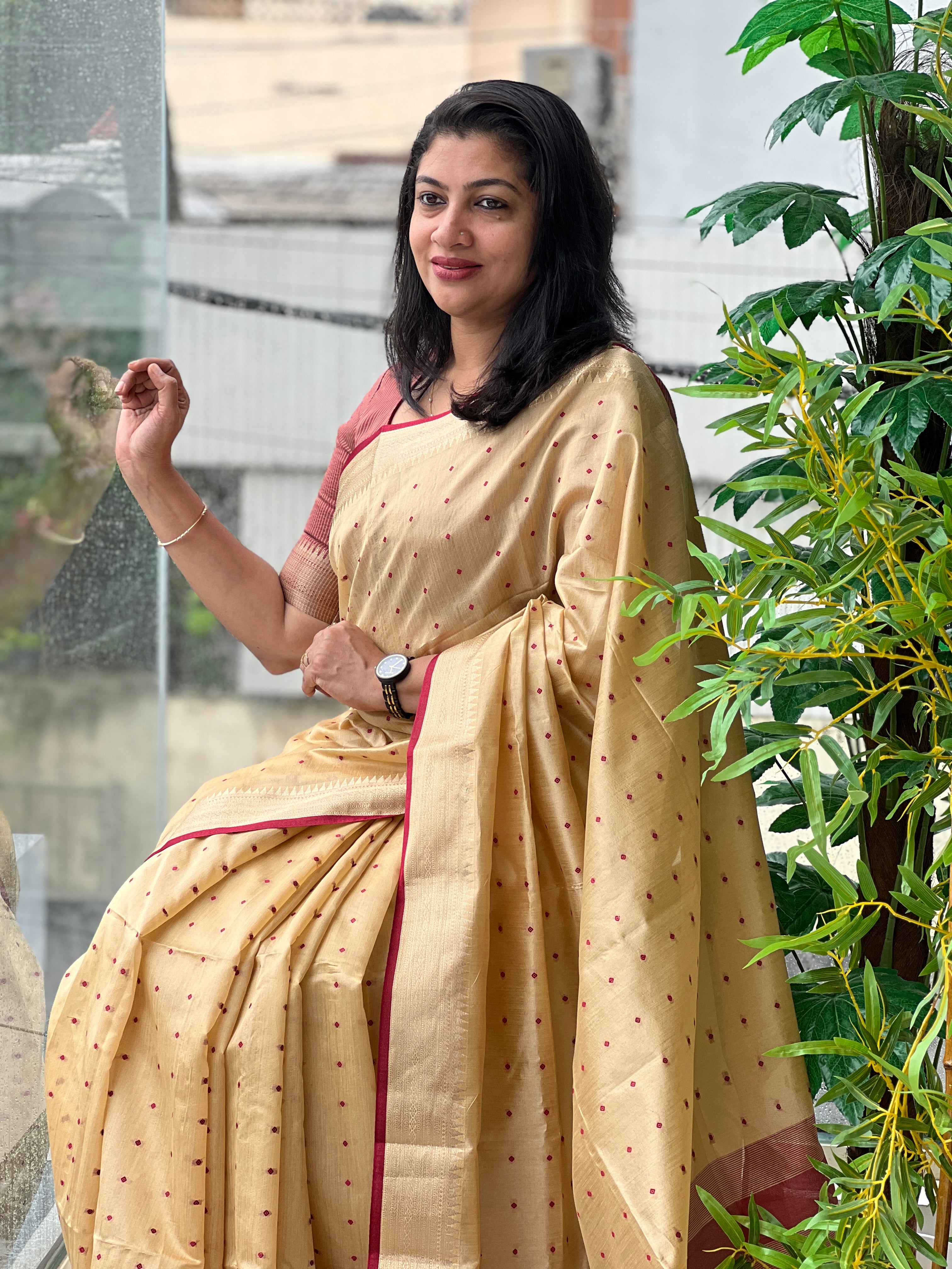 Thread Woven Pattern Semi Silk Saree | SSN558