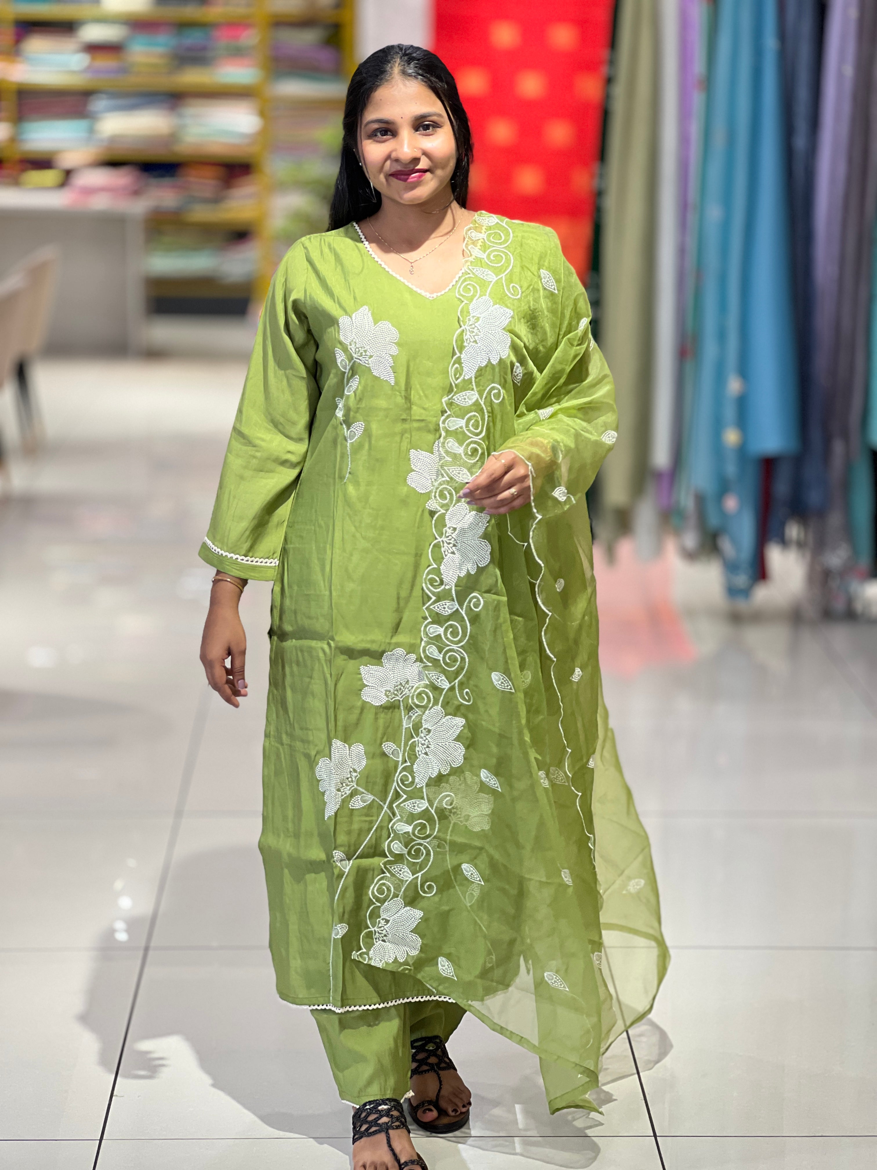 Floral Point Embroidery Muslin Kurta Set | FW351