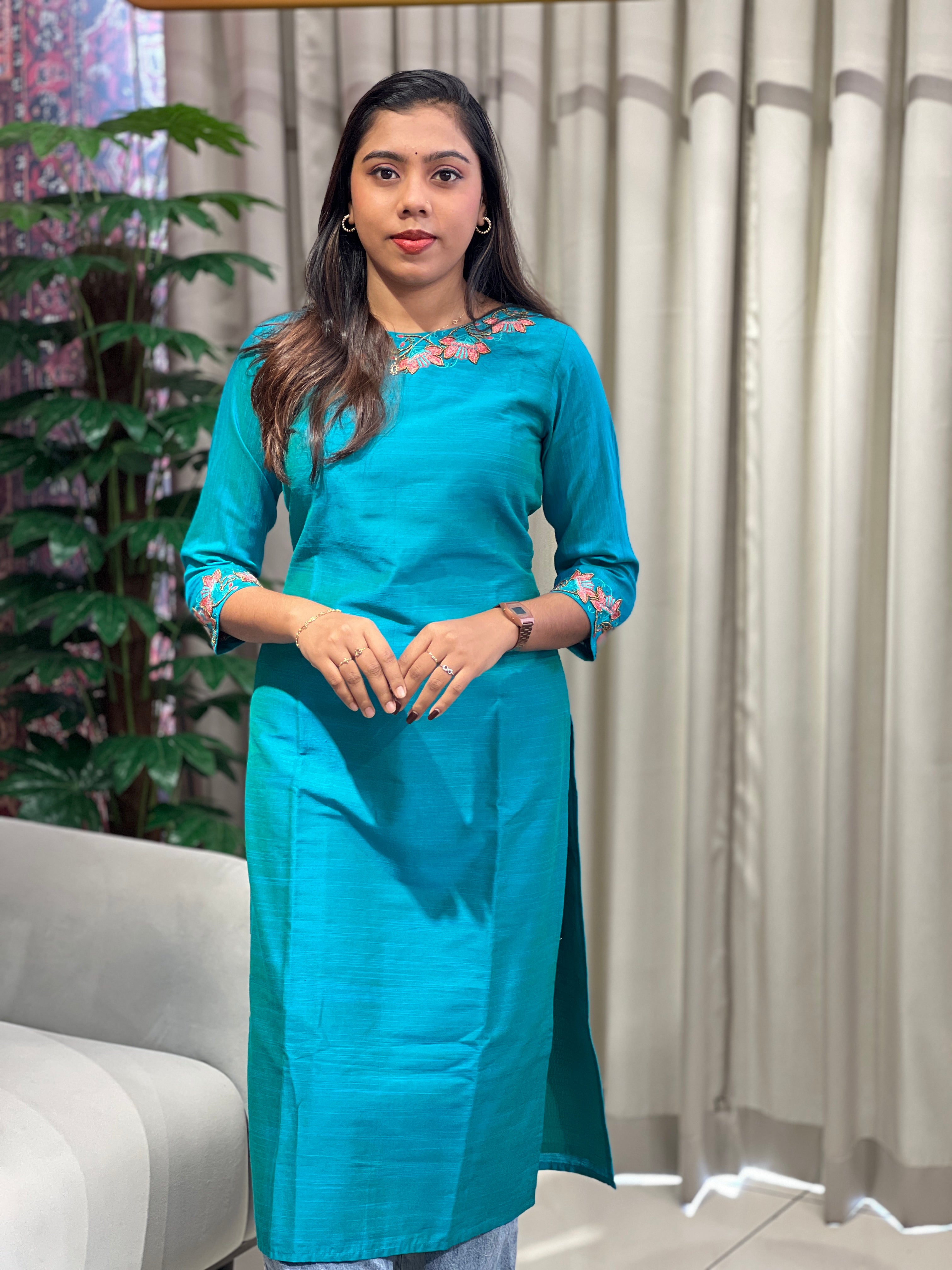 Embroidery Detailed Raw Silk Kurta | DNT184