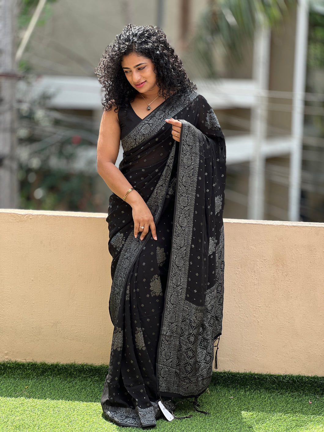 Traditional Banarasi Weaving Georgette Saree | AV194