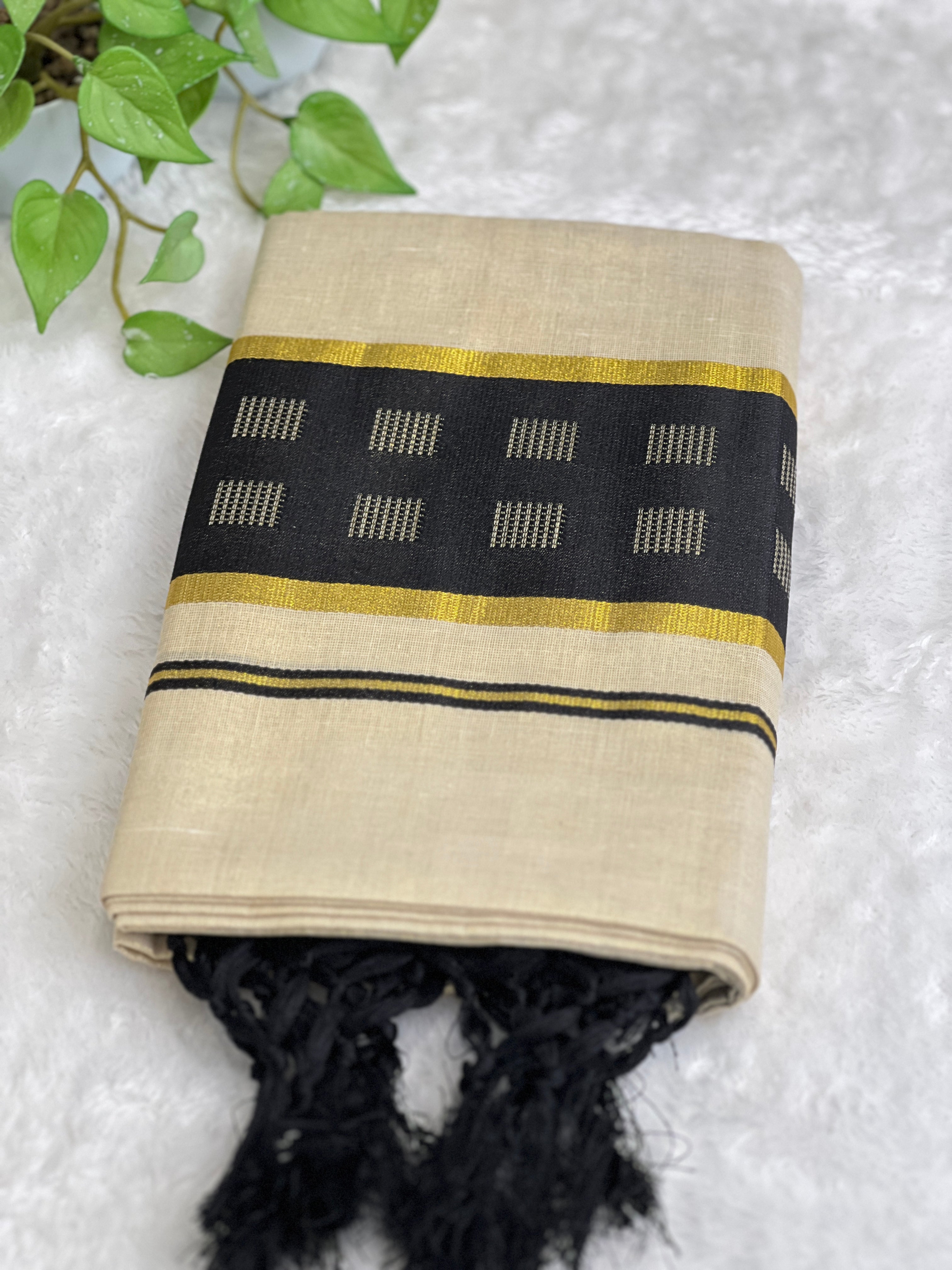 Traditional Khatam Pattern Tissue Set Mundu | GAT571