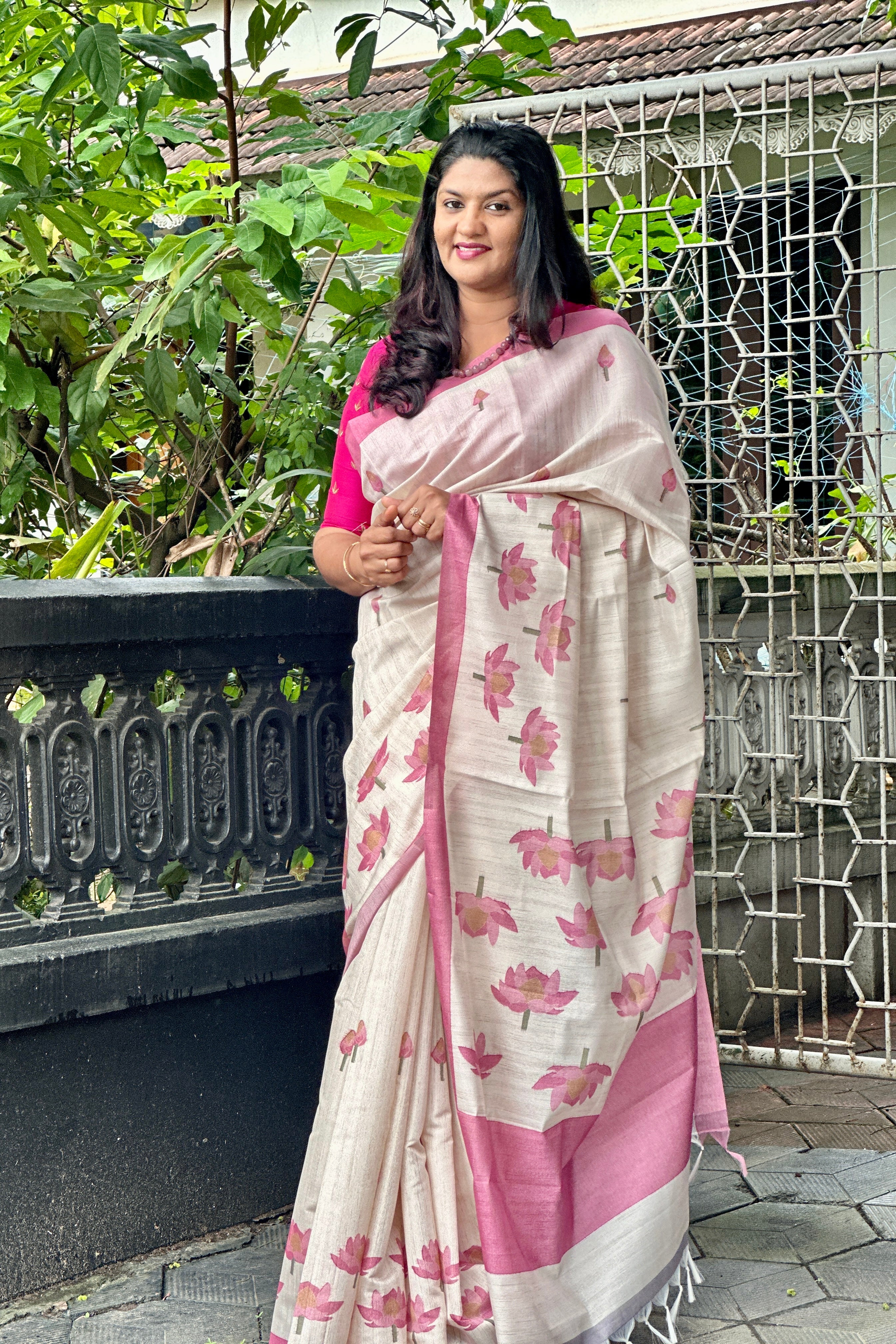 Floral Pattern Tussar Finish Saree | KSD141