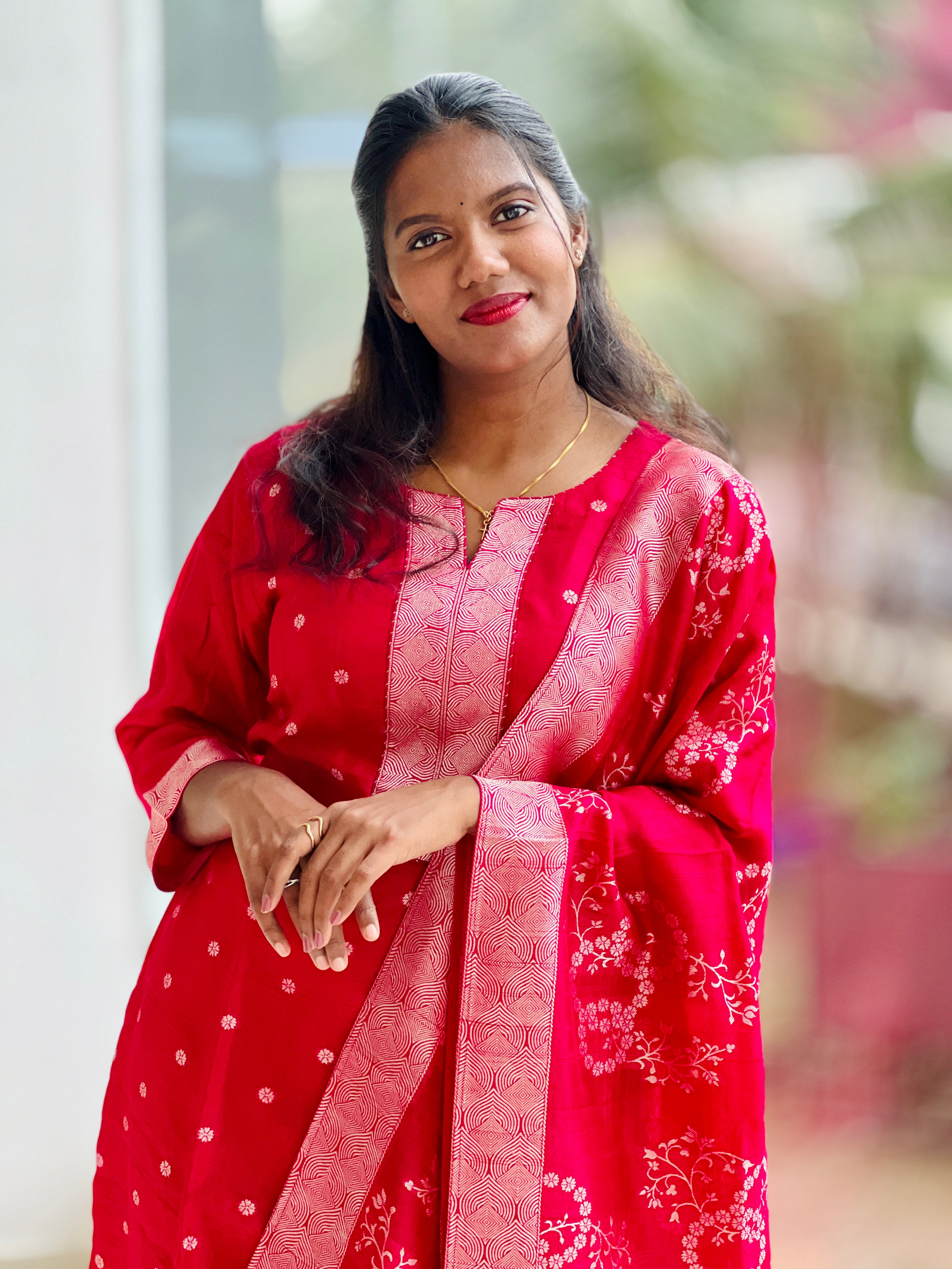 Buta Woven Pattern Semi Tussar Kurta Set | YNG1653