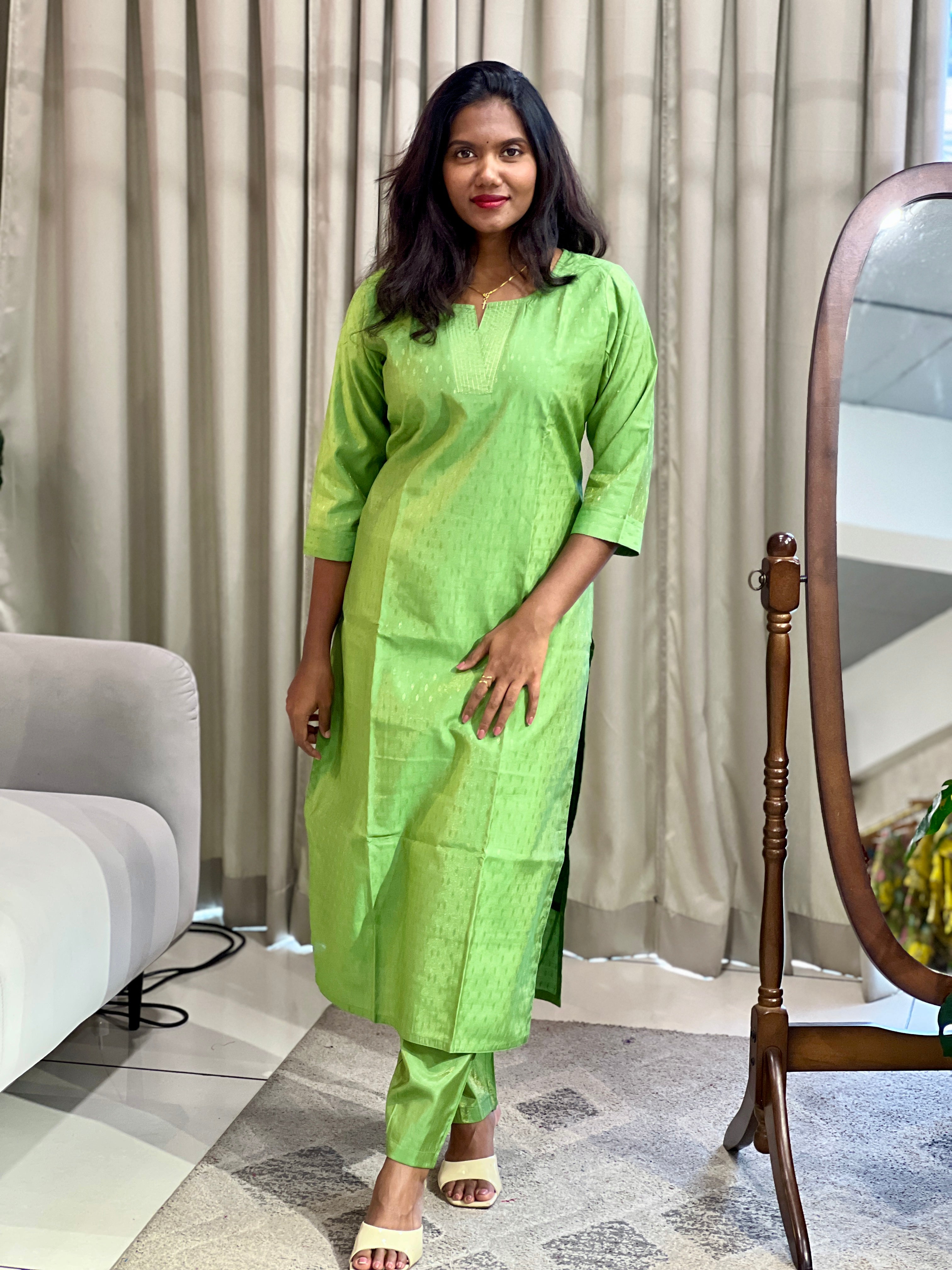 Zari Buta Pattern Semi Silk Kurta Set | MSN291