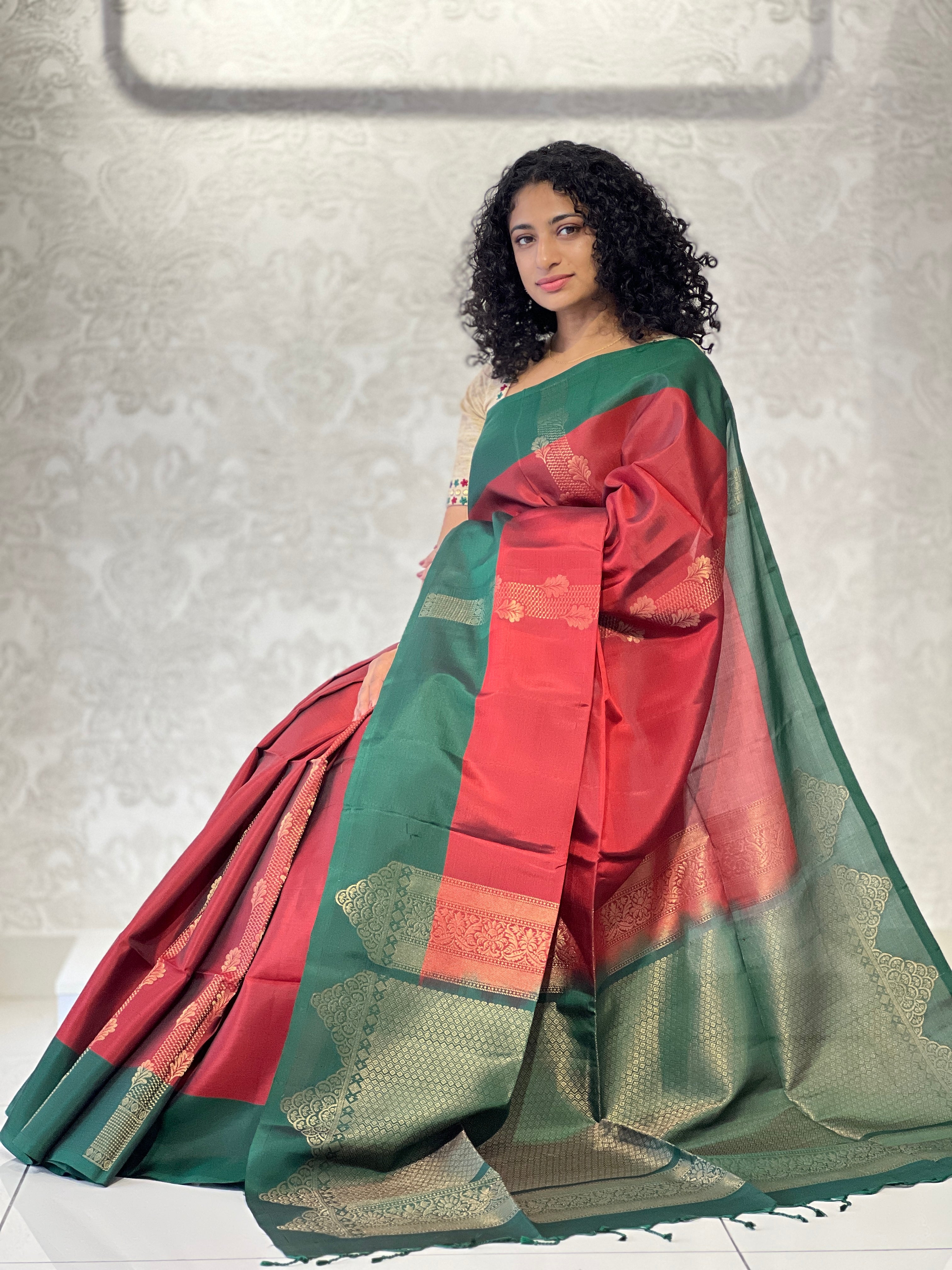 Zari Weaving Pattern Soft Silk Saree | GSH163