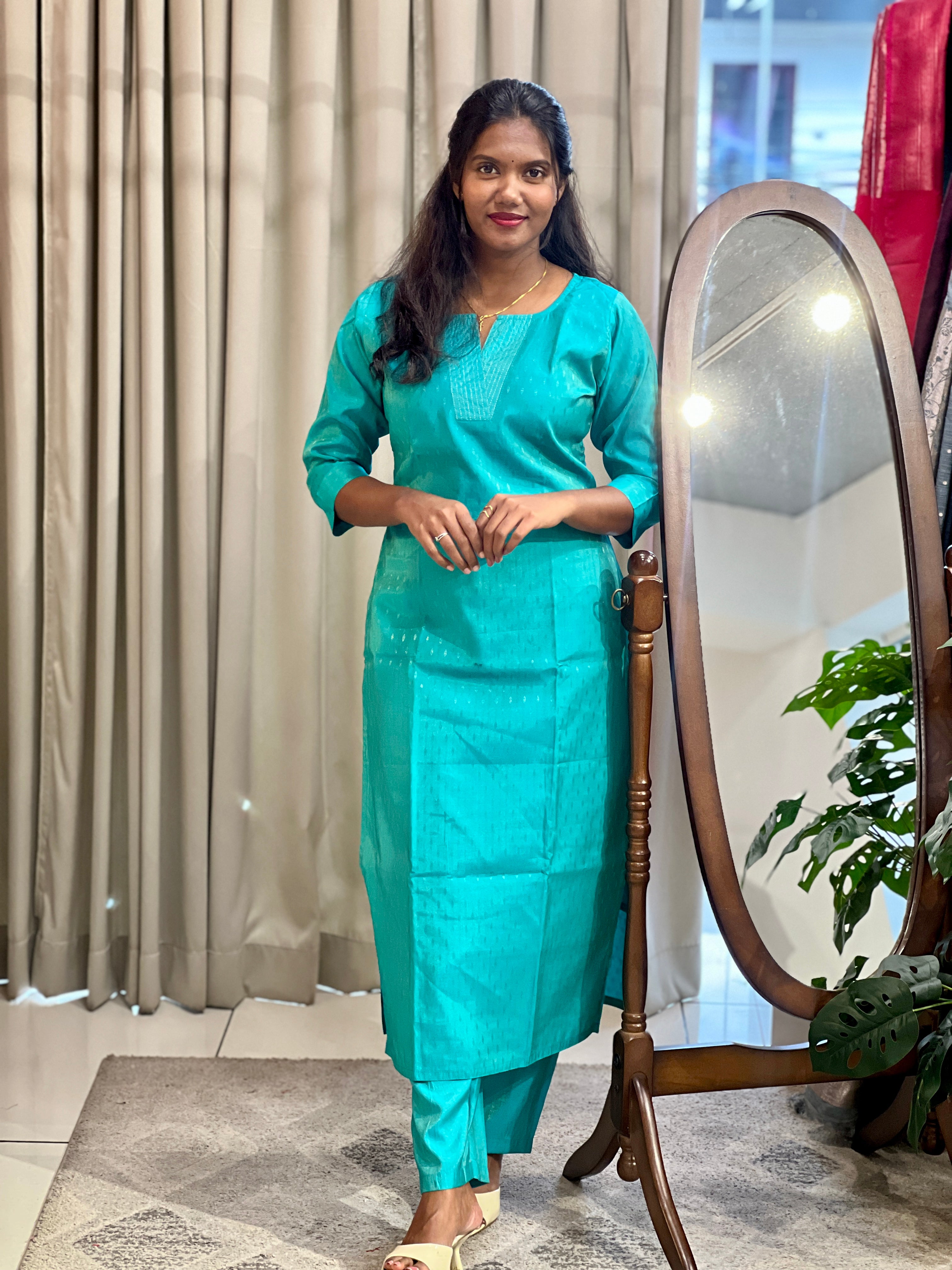 Zari Buta Pattern Semi Silk Kurta Set | MSN293