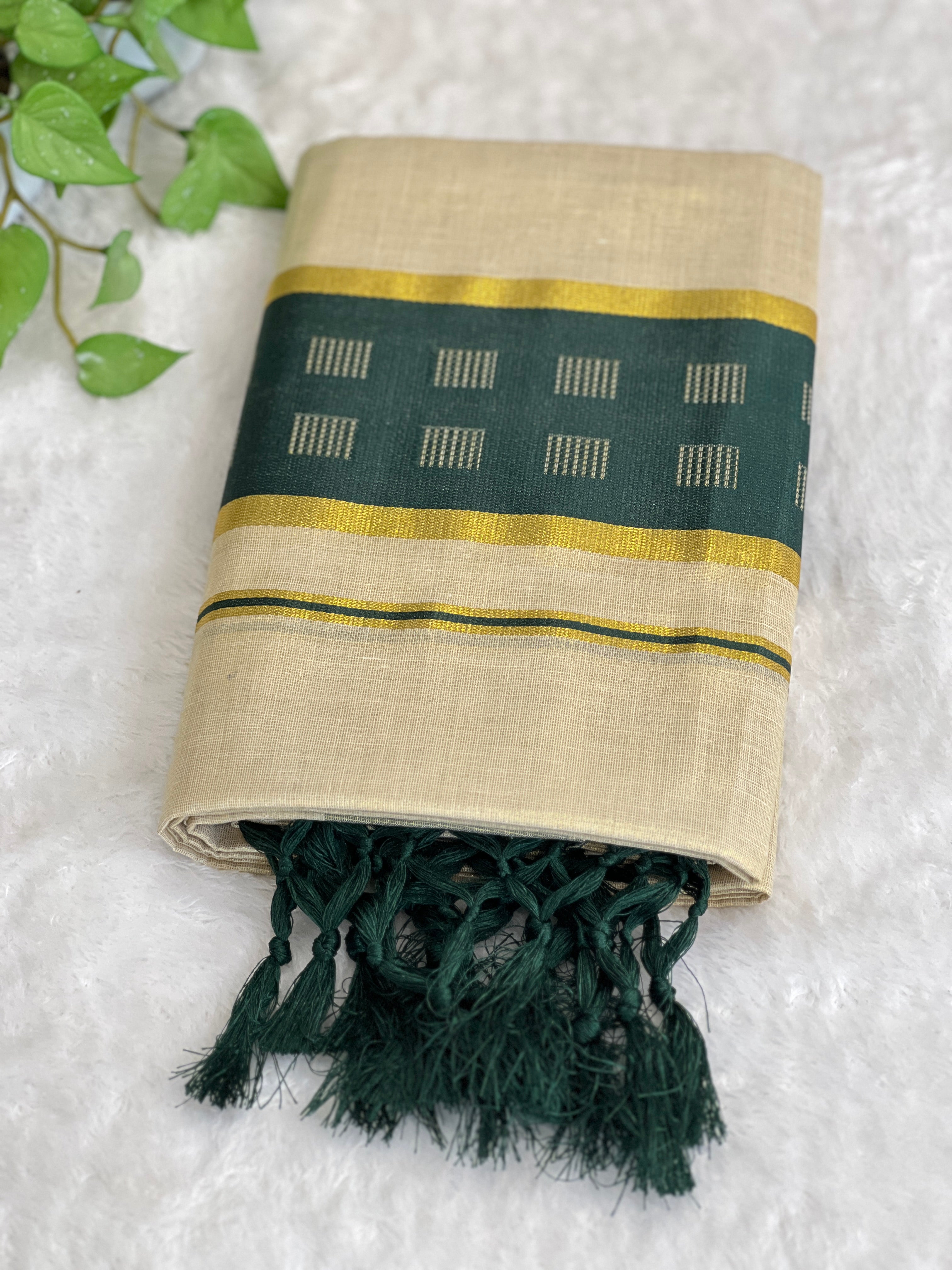 Traditional Khatam Pattern Tissue Set Mundu | GAT569
