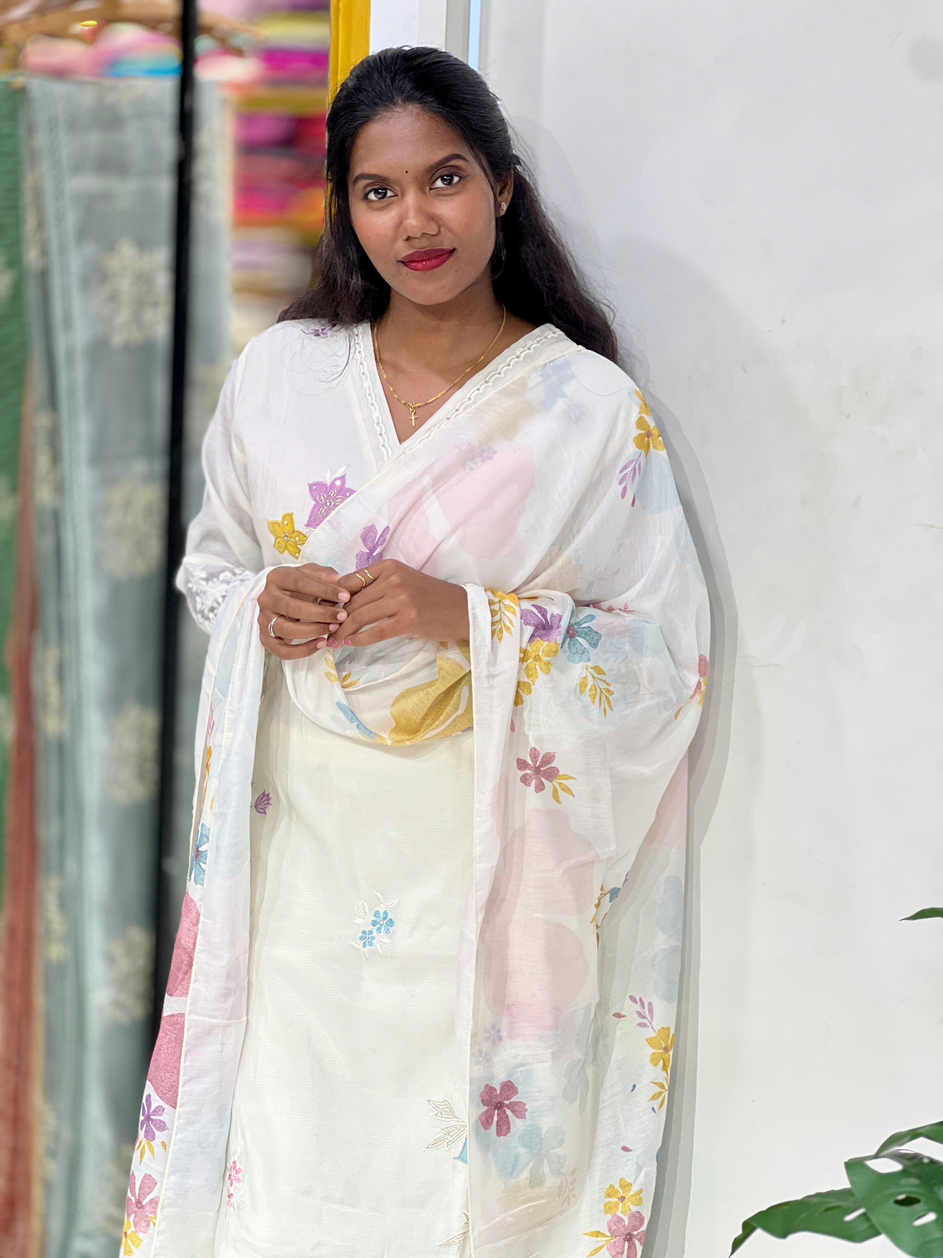 Applique Pattern Muslin Kurta Set | FW420